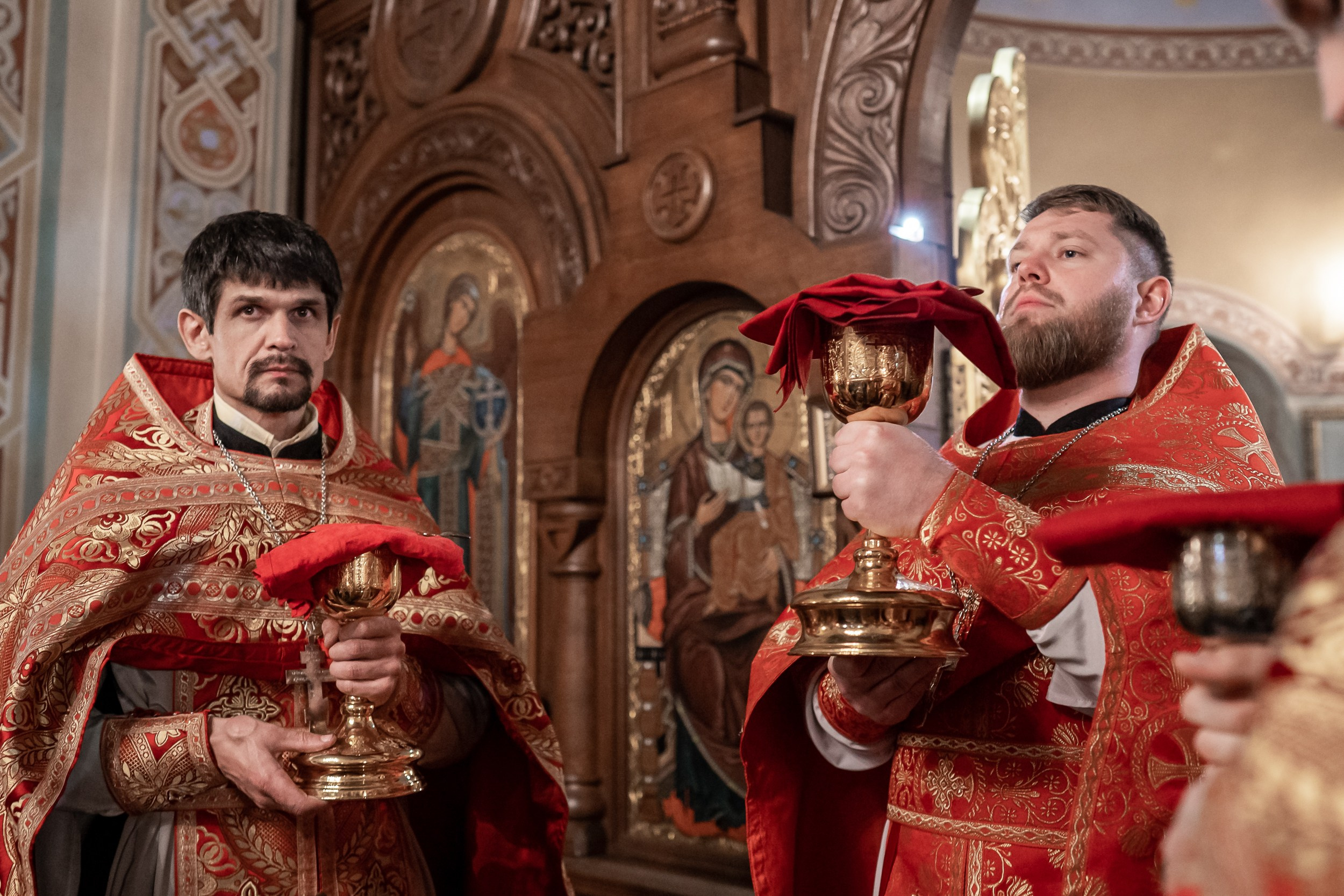 Престольный праздник в храме Воскресения Христова (Форосская церковь). Церковный фотограф Севастополь