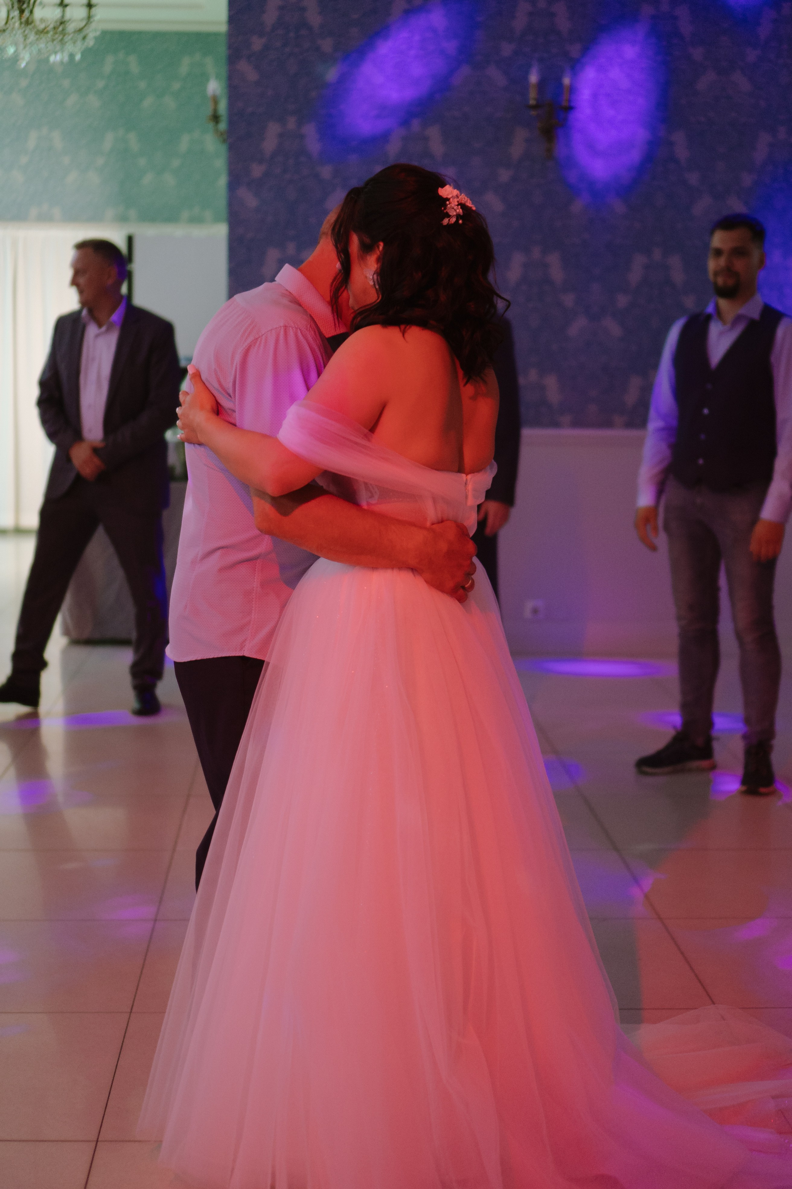 ТАНЕЦ ОТЦА И ДОЧЕРИ НА БАНКЕТЕ (СВАДЕБНАЯ ФОТОСЕСИИЯ БАНКЕТА). Профессиональный фотограф, Санкт-Петербург — Виктория Богомолова