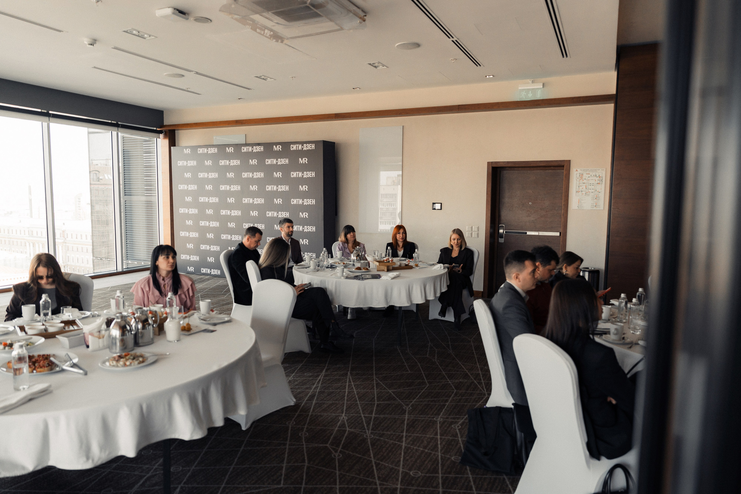 Застройщики Москвы MR (МАРРИОТ). Свадебный и репортажный фотограф в Воронеже Роман Янко