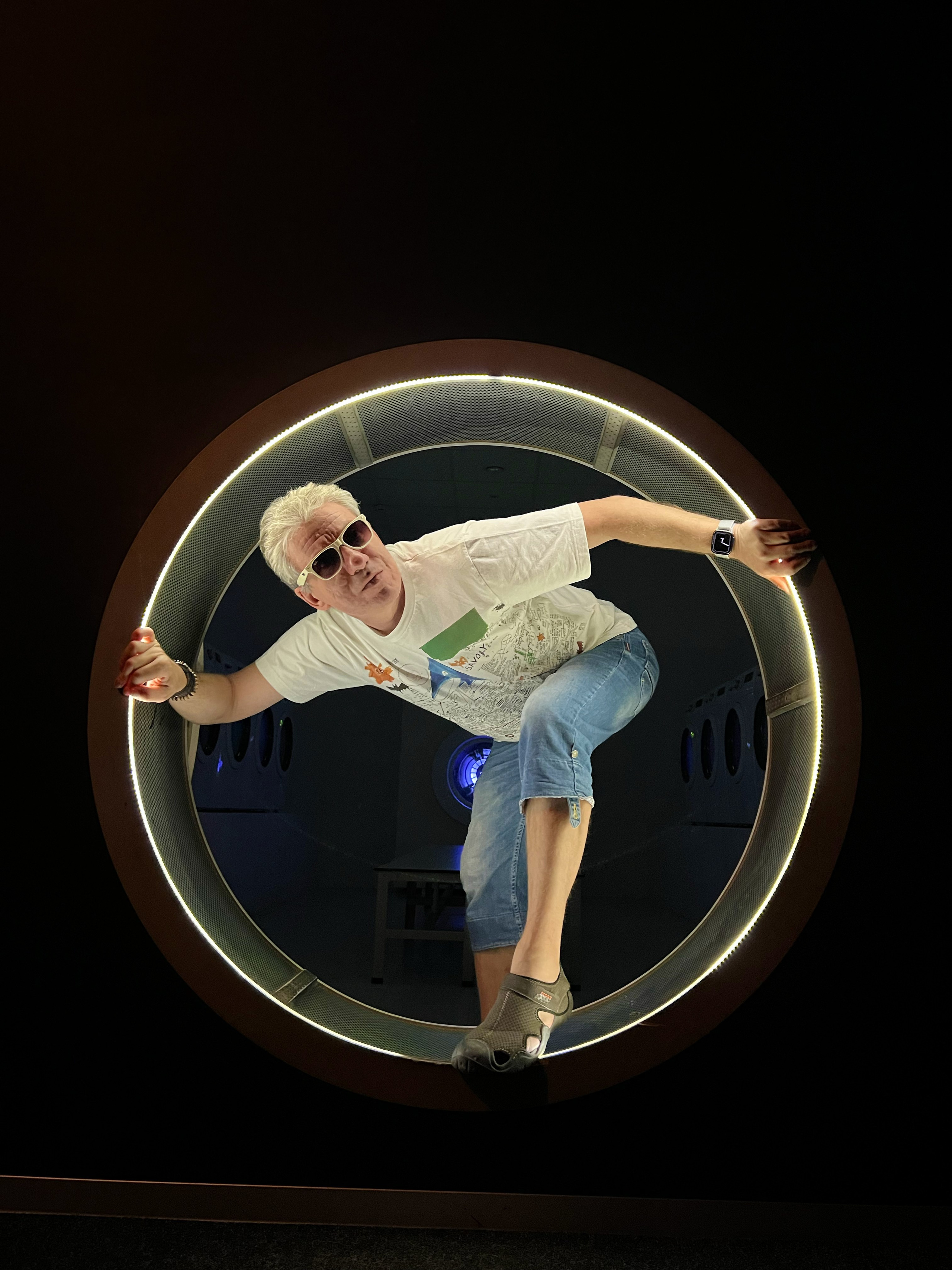 Снято на телефон. Фотография, ретушь, сканирование, восстановление старых фото, интерьерная съёмка, студия. Данилов Александр, Москва