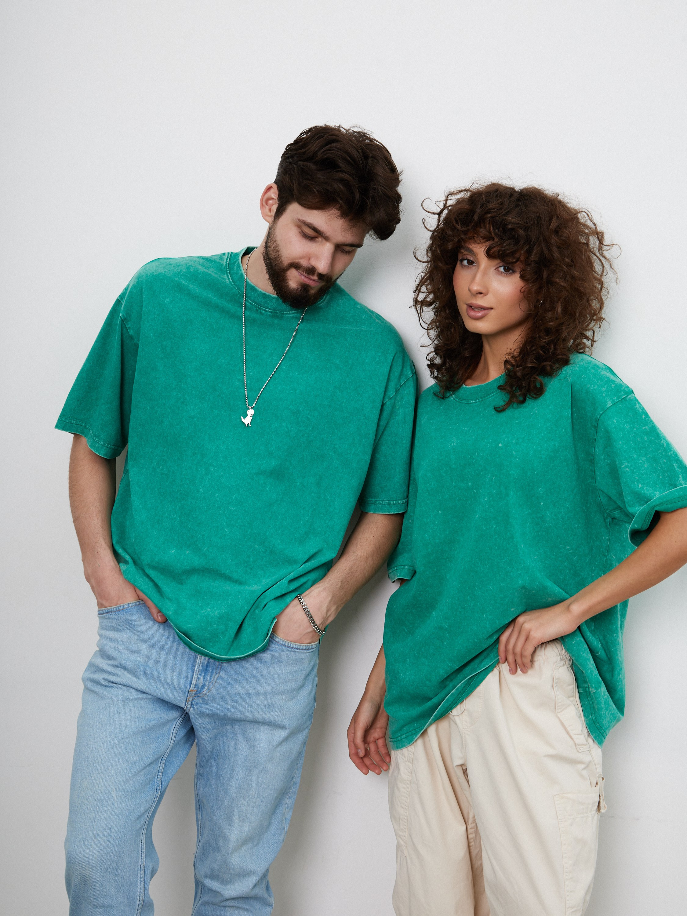 Фотосъемка футболок тай дай Екатеринбург Wildberries ВБ Ozon Озон фотосессия одежды Екб заказать цена фотосъемка товара WB варенки Екб. Фотограф Екатеринбург Анастасия Жерновская | Маркетплейсы и нейрофото