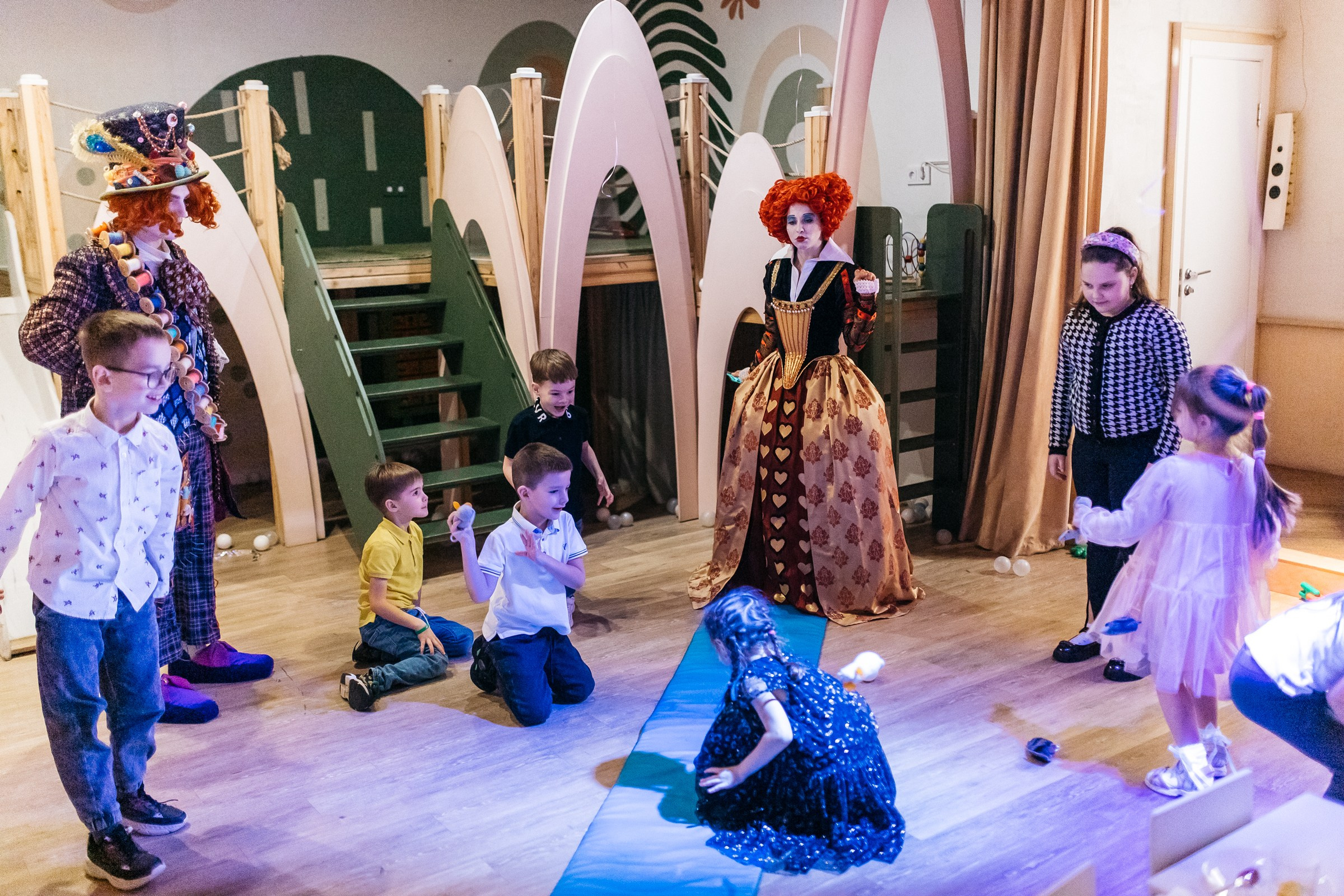 Алиса в стране чудес