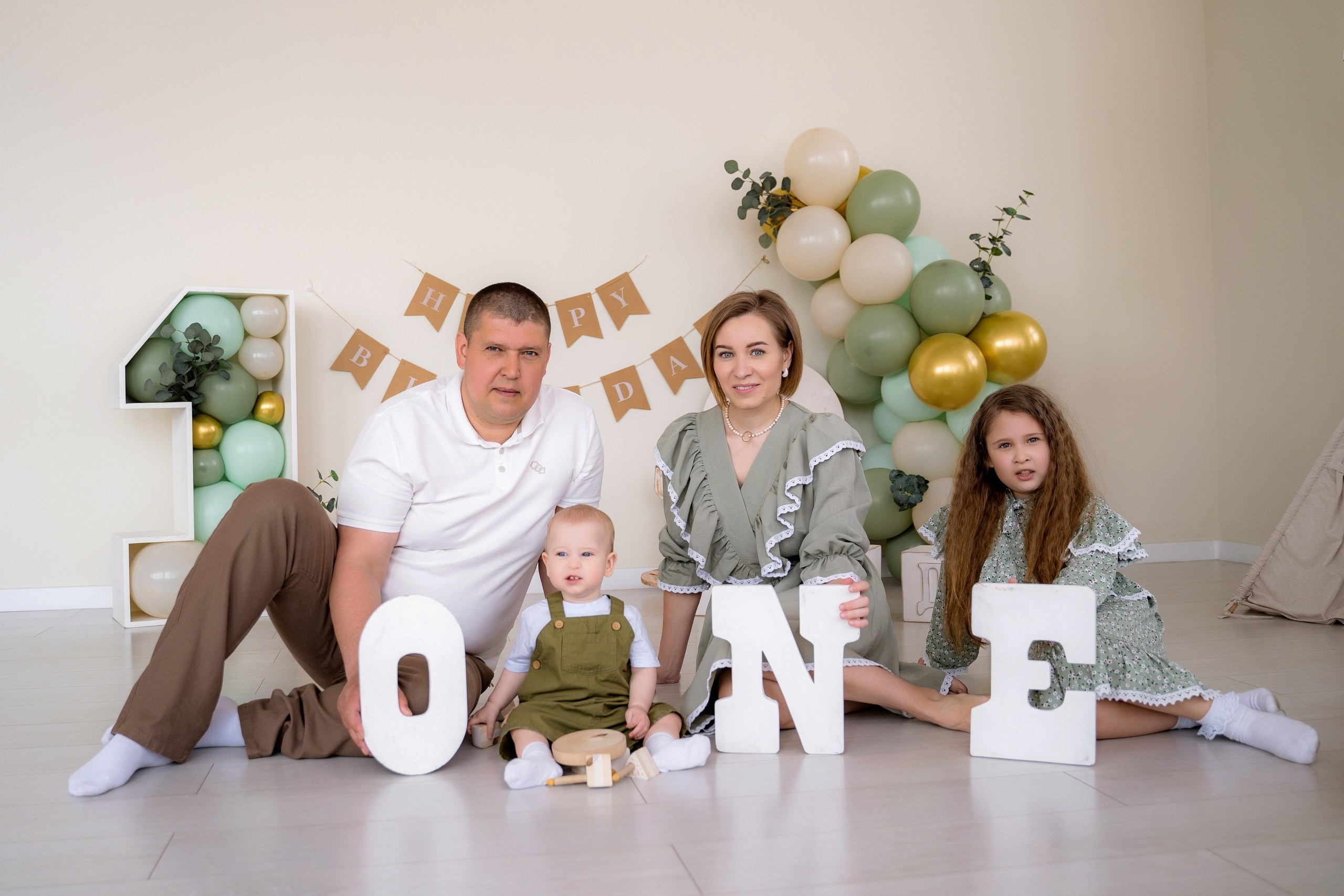 Фотосессия Cake Smash. Фотостудия Малина в городе Улан-Удэ. Фотограф Ирина Жарникова