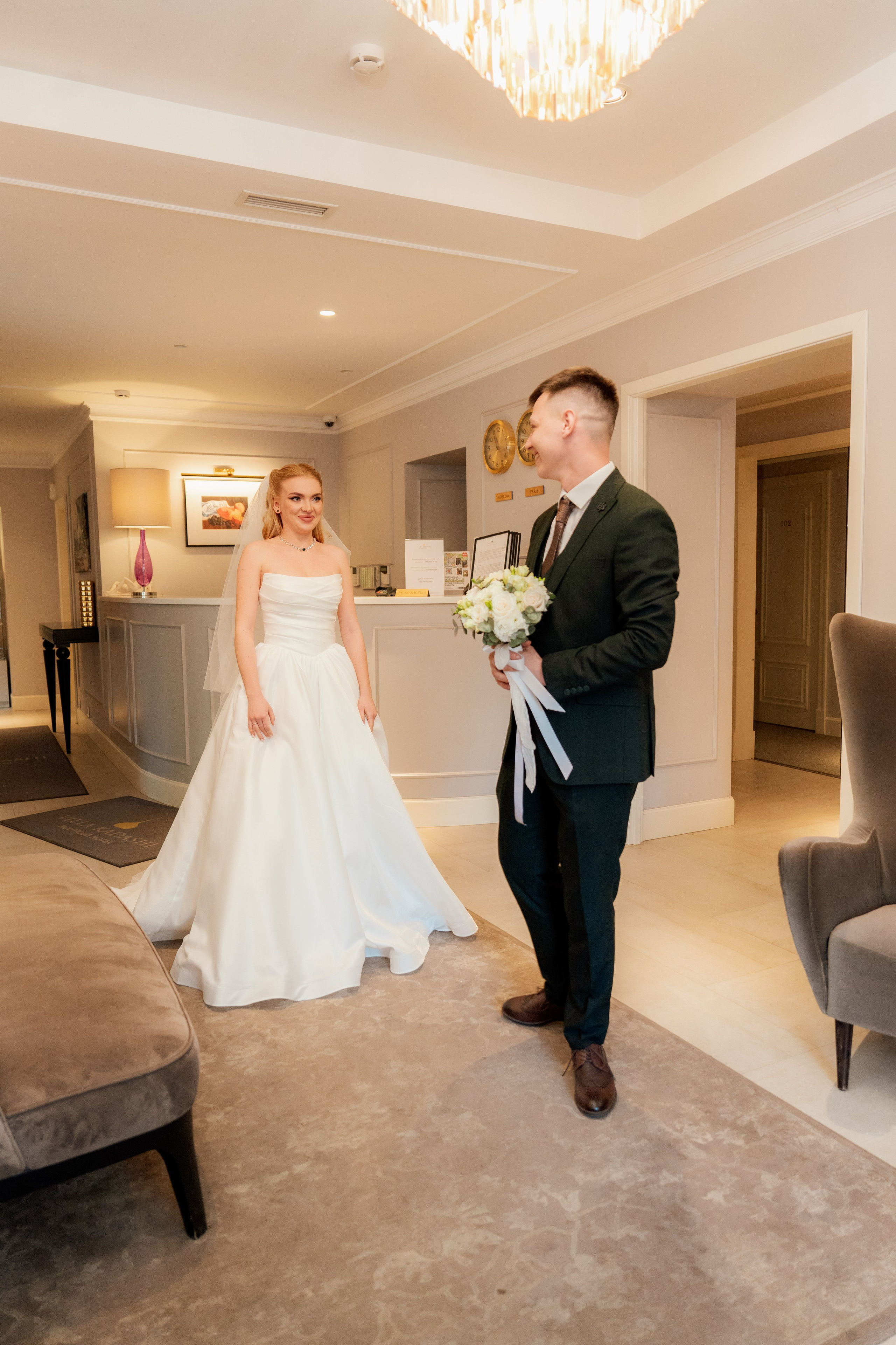 Алиса и Влад. Полный свадебный день (утро, усадьба, прогулка, выездная регистрация, банкет). Дата съемки 26.04.2025. Свадебный фотограф Москва