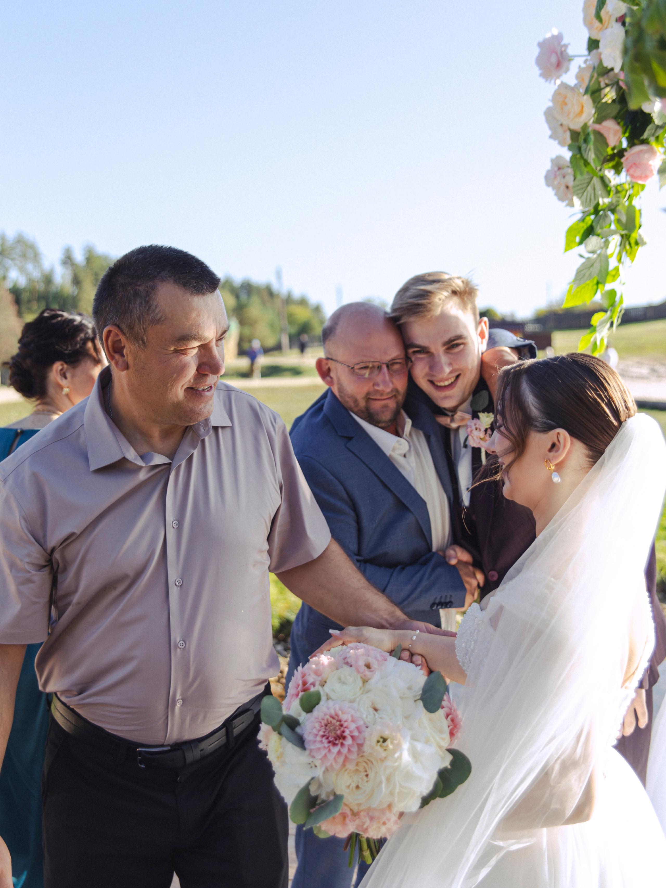 Выездная регистрация в Любогорье. Фотограф СПБ Засорина Юлия