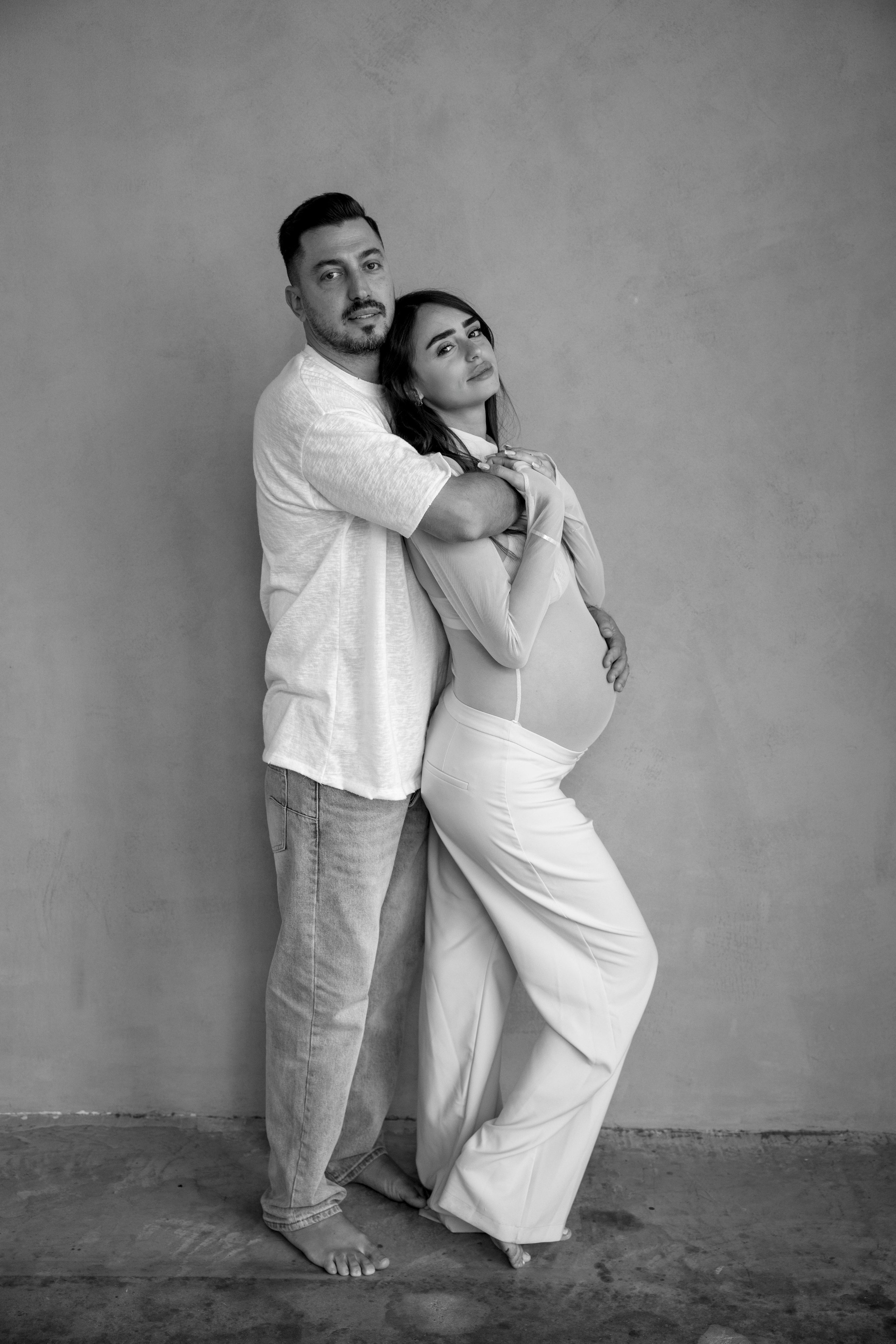 Pregnancy photoshoot inside the studio in Tel Aviv. Главная