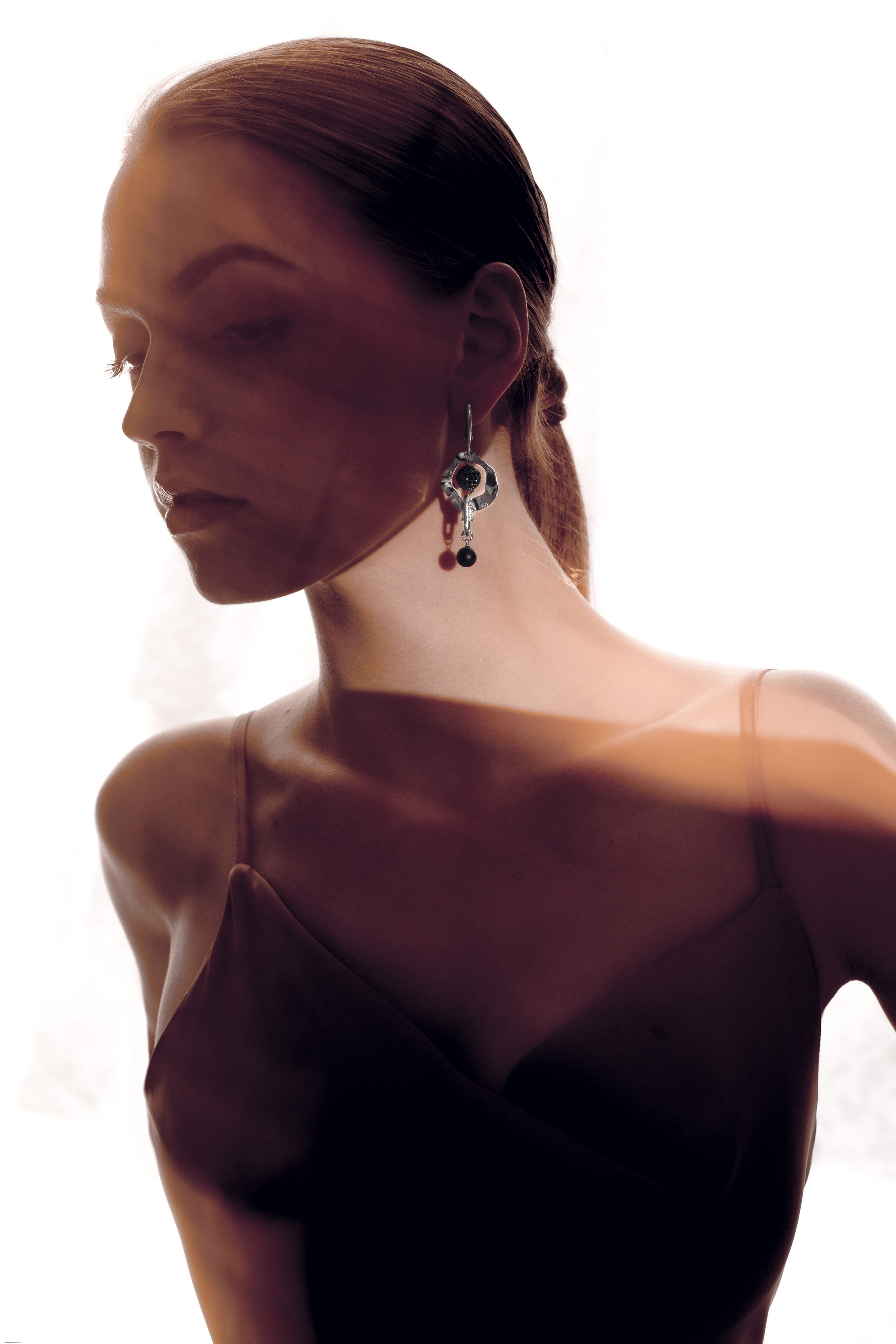 Съемка для магазина украшений la_jewelry.ru в античной эстетике. Фотостудия «Gelios». Фотосессии в Калининграде