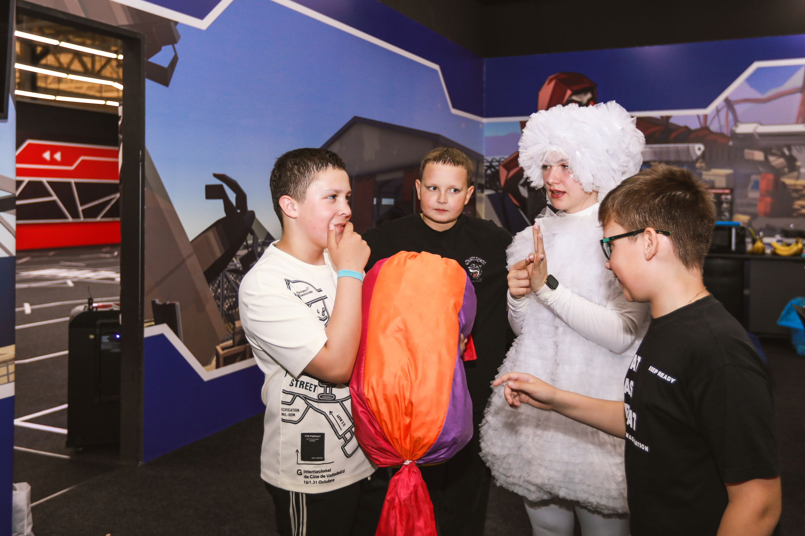 Arena Warpoint, Выпускной 4Д — 2024, дети, школа, 4 класс, последний звонок, детские игры, ученики, выпускники, начальная школа