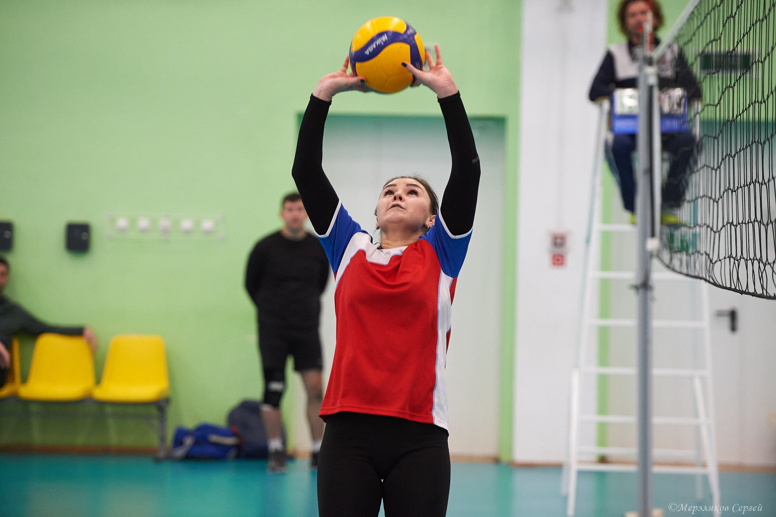 Новогодний волейбольный турнир. Ижевск. 16.12.23. Спортивный репортажный фотограф в Ижевске Сергей Мерзляков