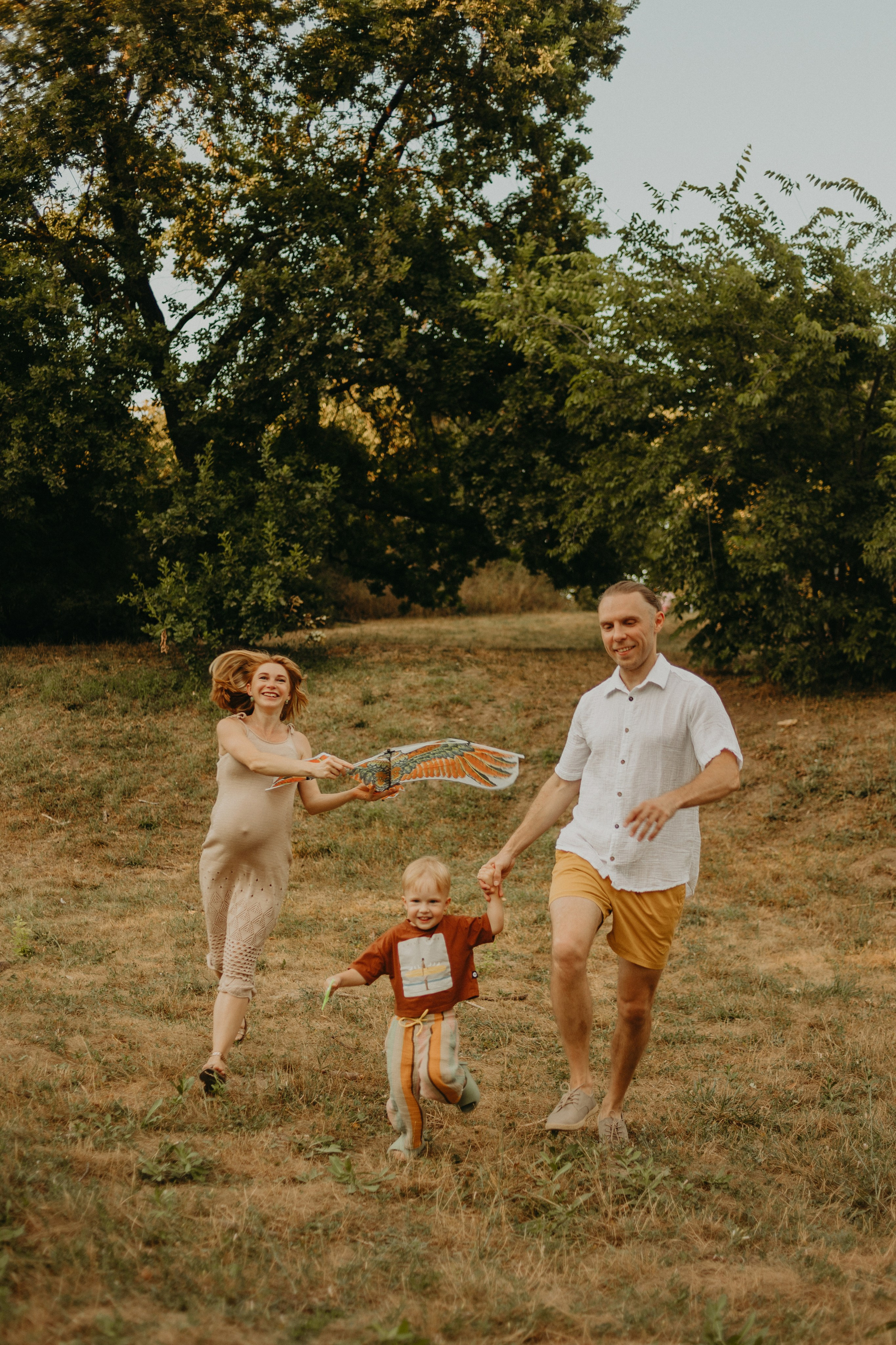 Семейная прогулка в ожидании второго. Фотограф в Краснодаре Евгения Михаевич