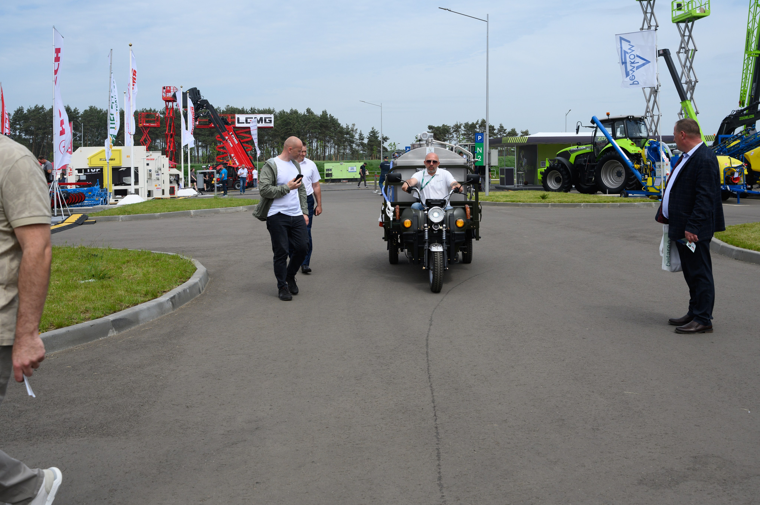 Агровыставка. Фотоуслуги, услуги фотографа, фотографирование важных событий