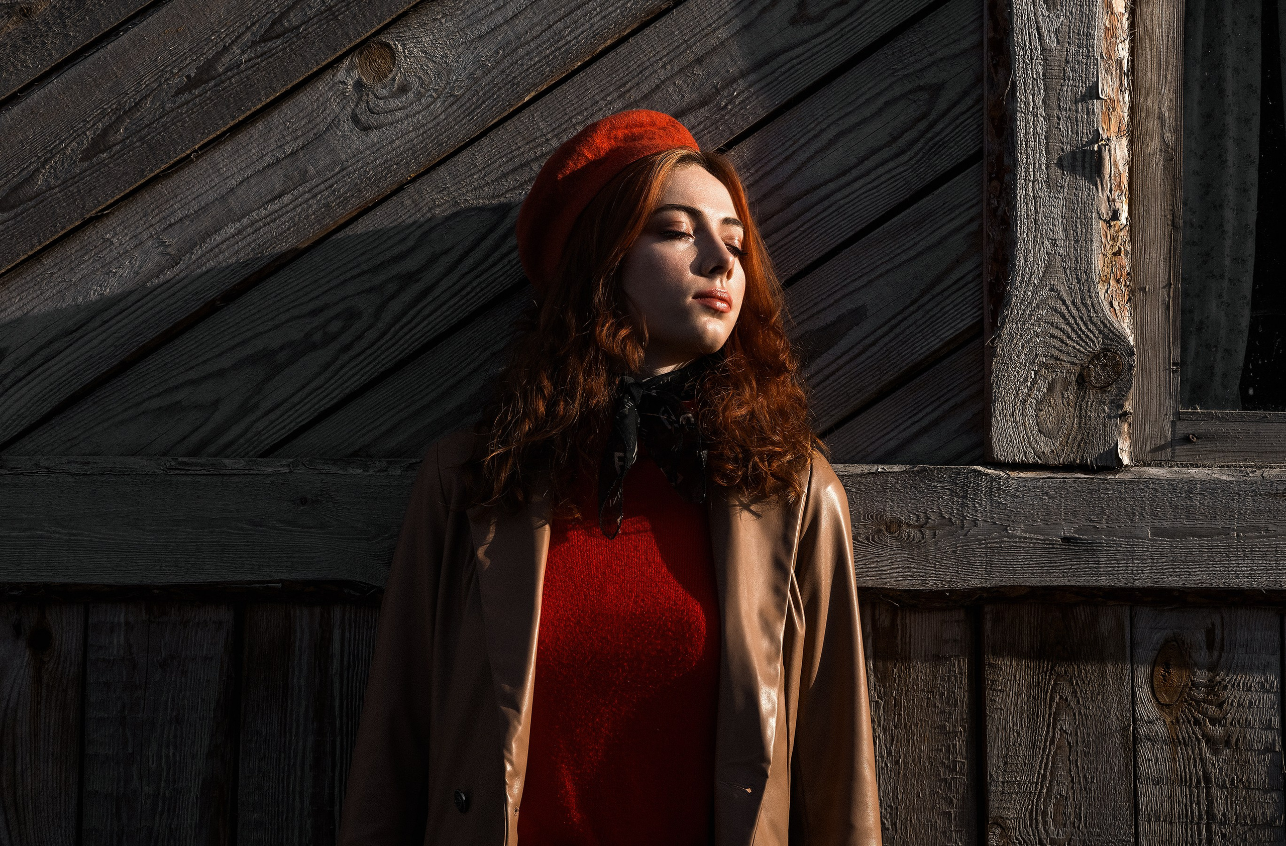 Творческая фотосессия в Семрук, съемка модели на закате на улице Казань