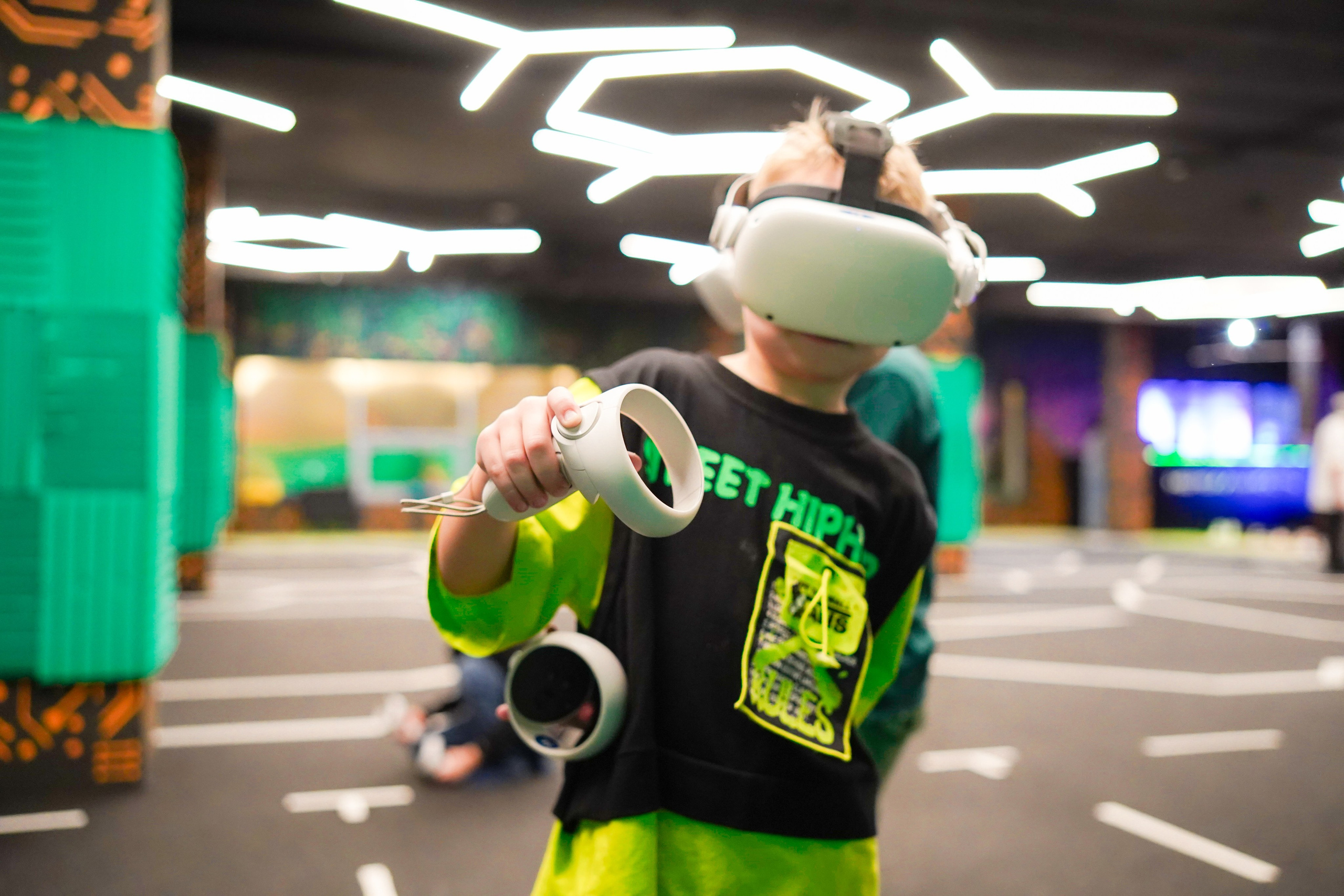 VR (November-December 2024). Felixtones