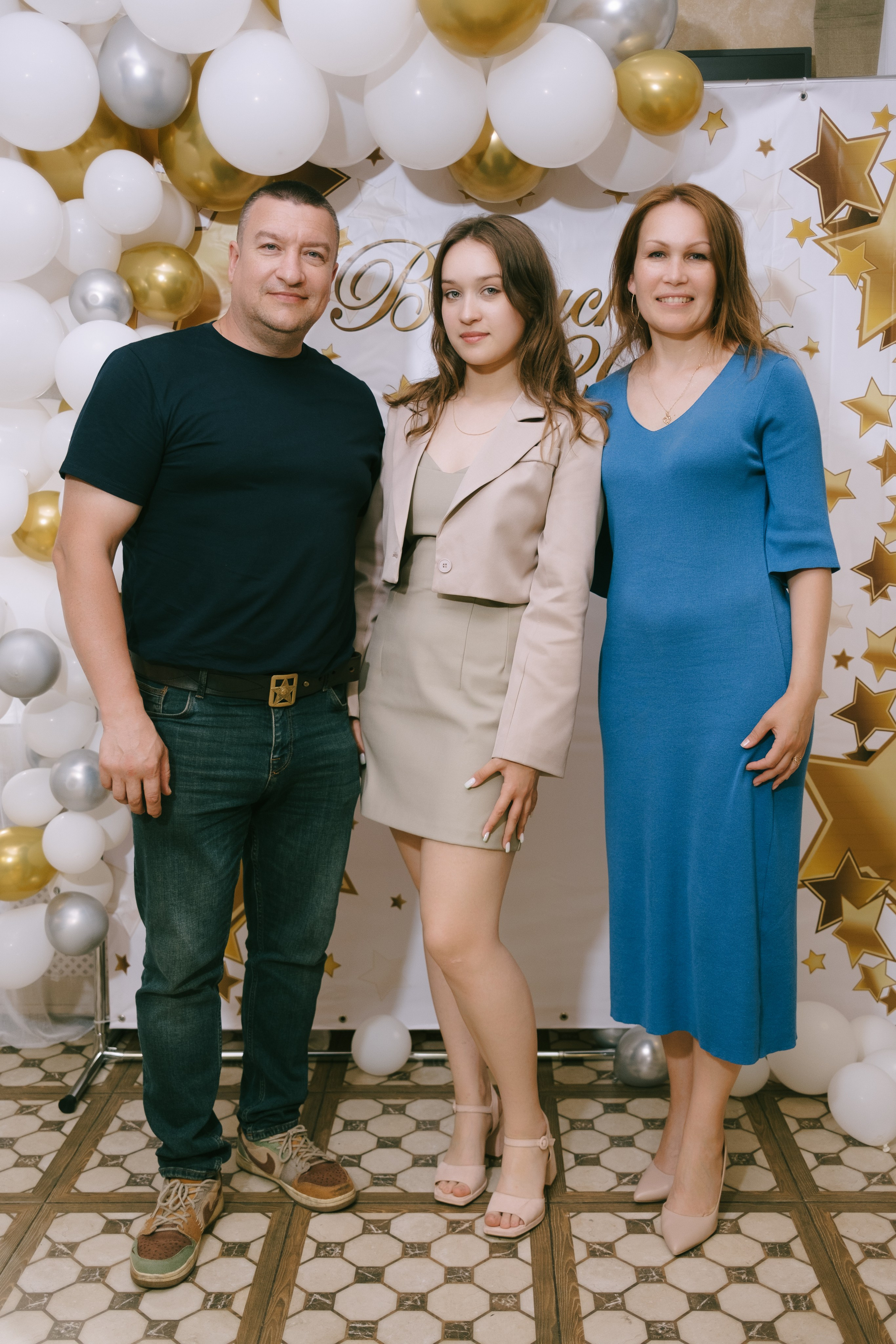 Выпускной школа 33. Свадебный и репортажной фотограф Денис Ожигин в Краснодаре и Краснодарском крае