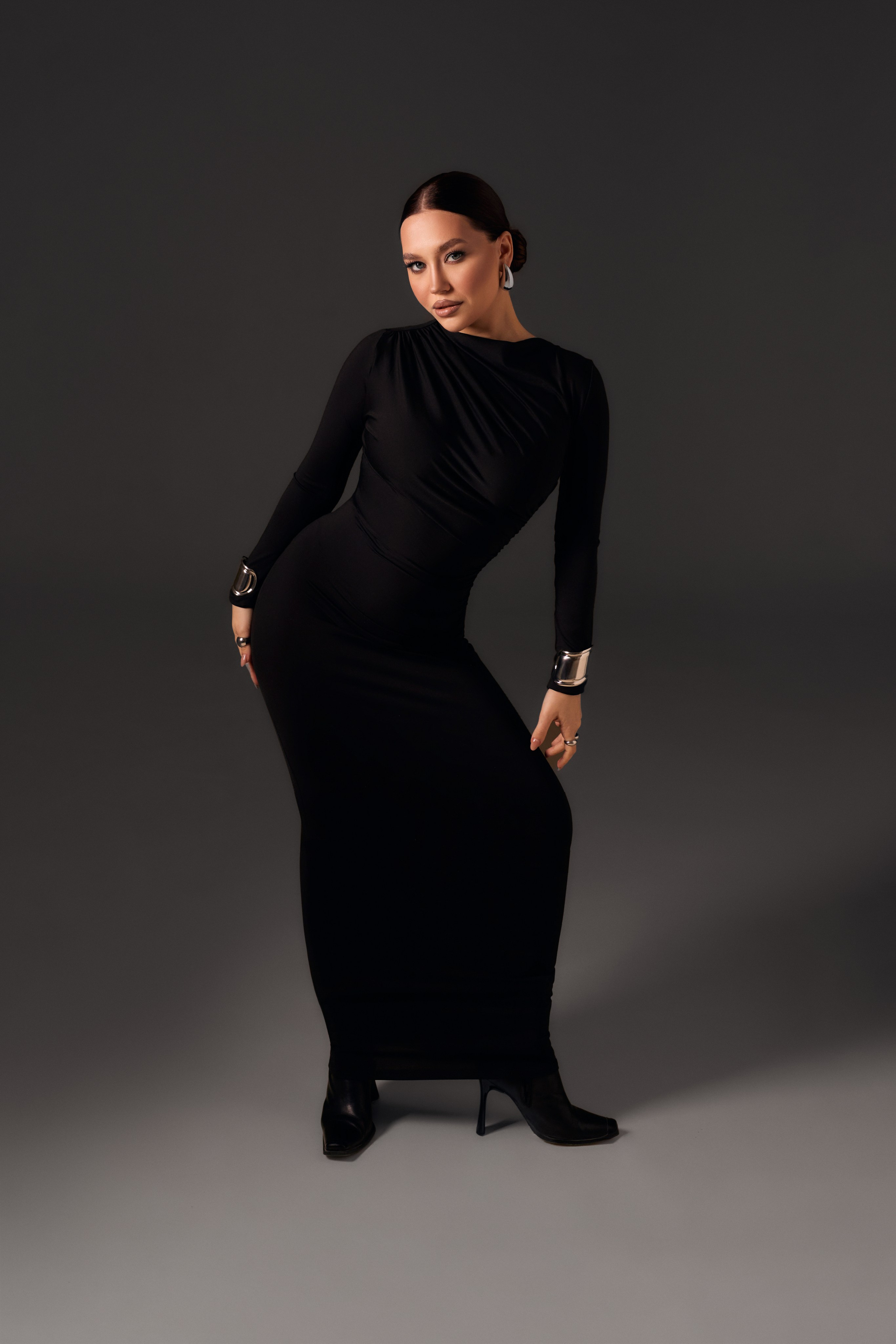 Dark background. Ксения Исакова — фотограф Кострома