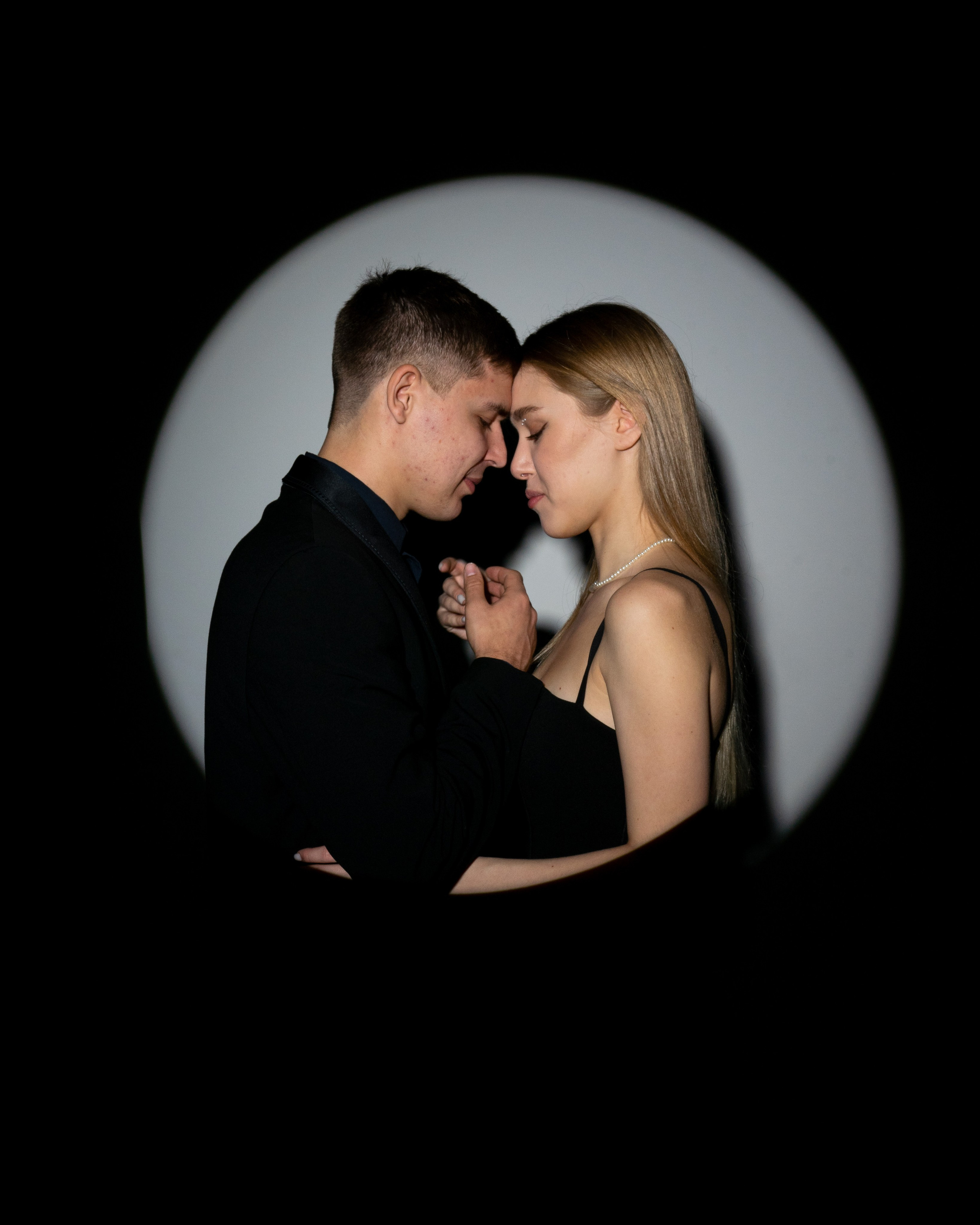 Фотосессия для молодых в Сочи. Репортажный фотограф  Сочи Николай Чик