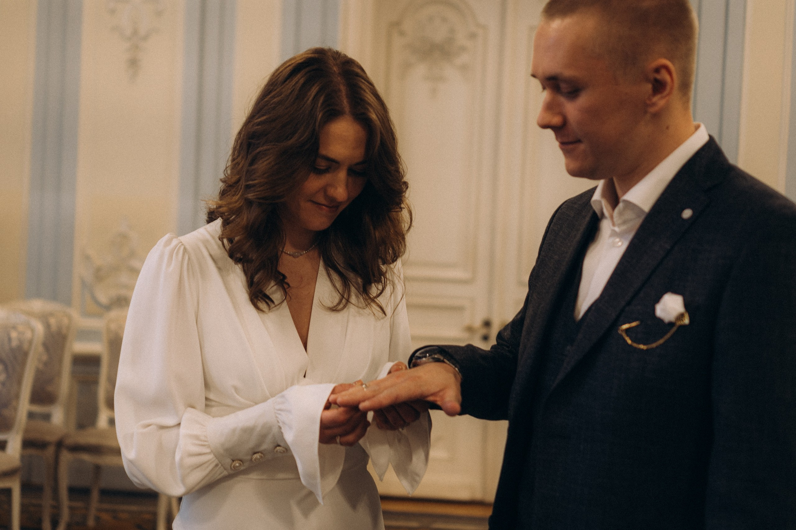 СВАДЕБНАЯ СЬЕМКА ПАРЫ ВО ВТОРОМ ДВОРЦЕ БРАКОСОЧЕТАНИЯ И ПРОГУЛКА ПО ЧЕРНЫШЕВСКОЙ. Профессиональный фотограф, Санкт-Петербург — Виктория Богомолова