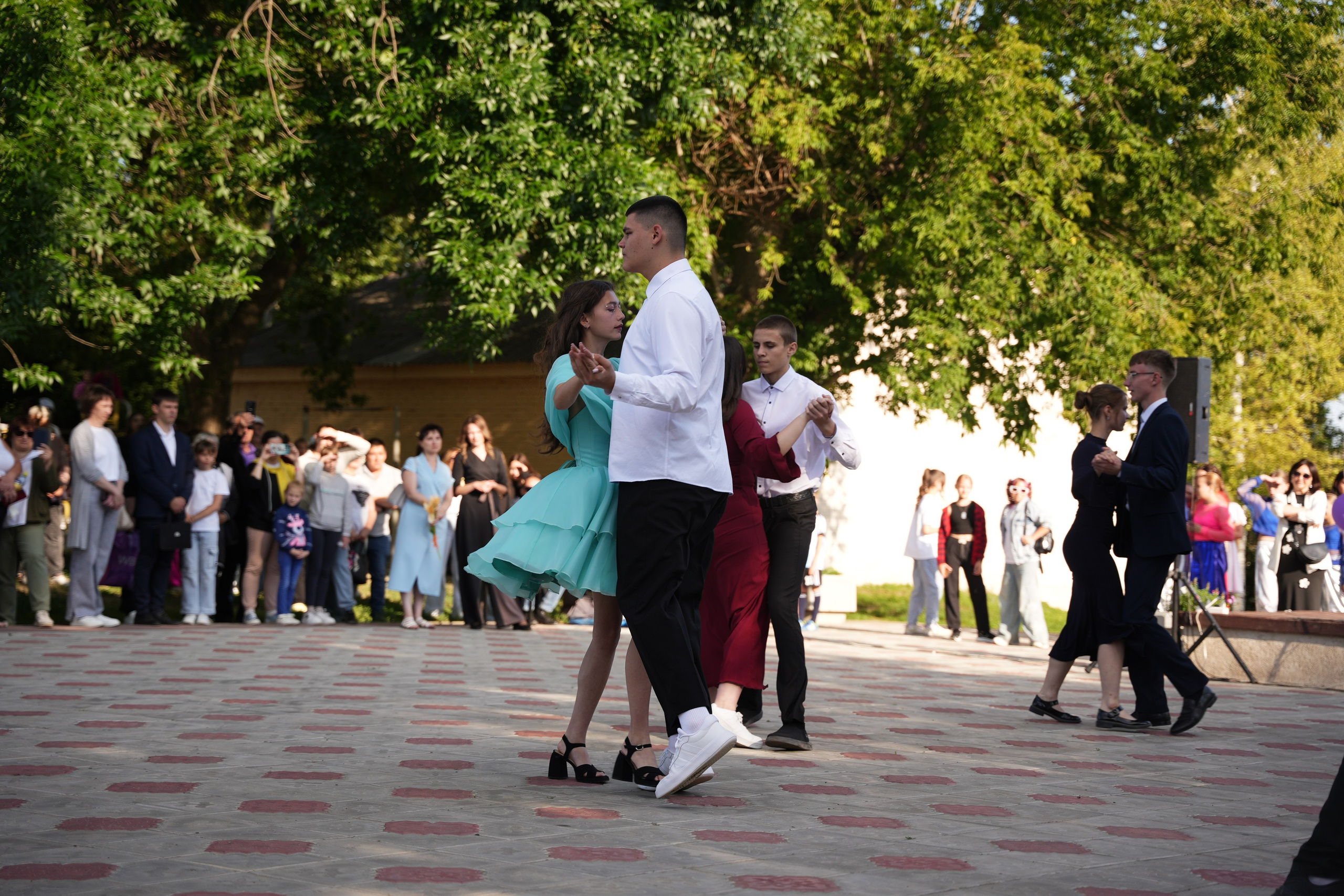 Выпускной в парке. Ольга Плаксина фотограф в Саратове