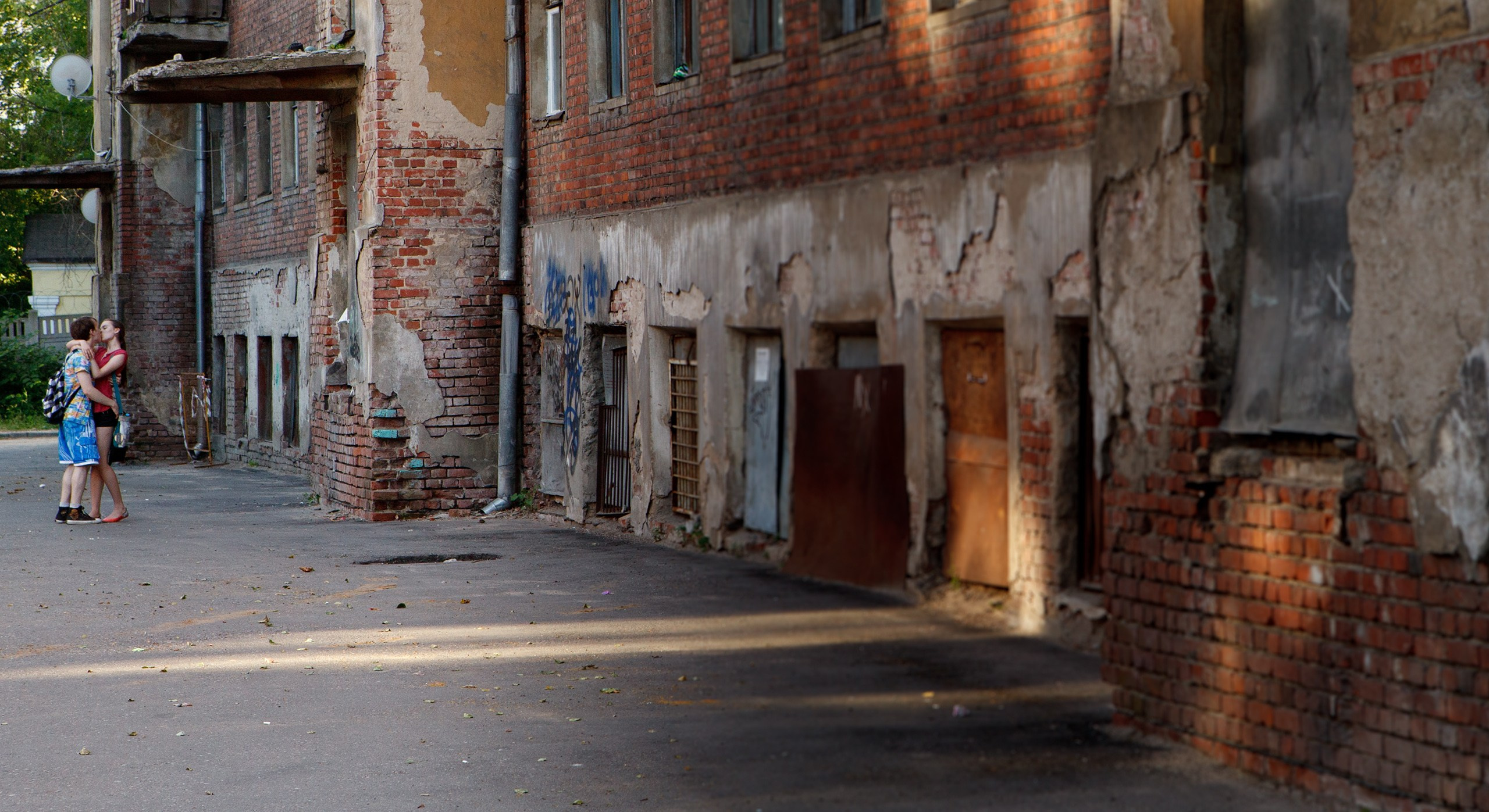Фотографии сделанные на улицах городов. Профессиональный фотограф Игорь Пискарев в Москве. Студийная и выездная съёмка. Портретная и предметная съёмка. Авторская фотография