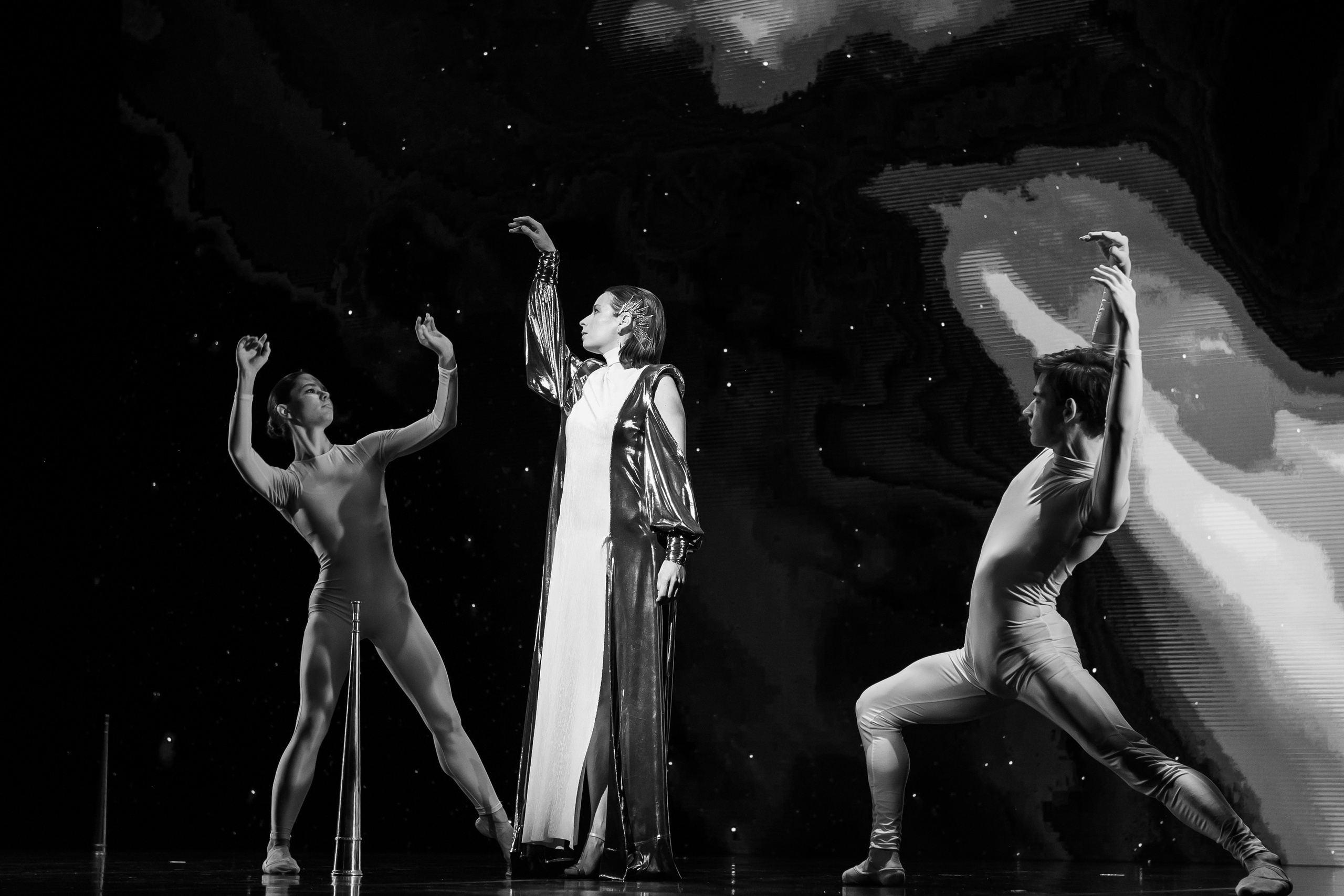 Медиаспектакль «COSMITES»