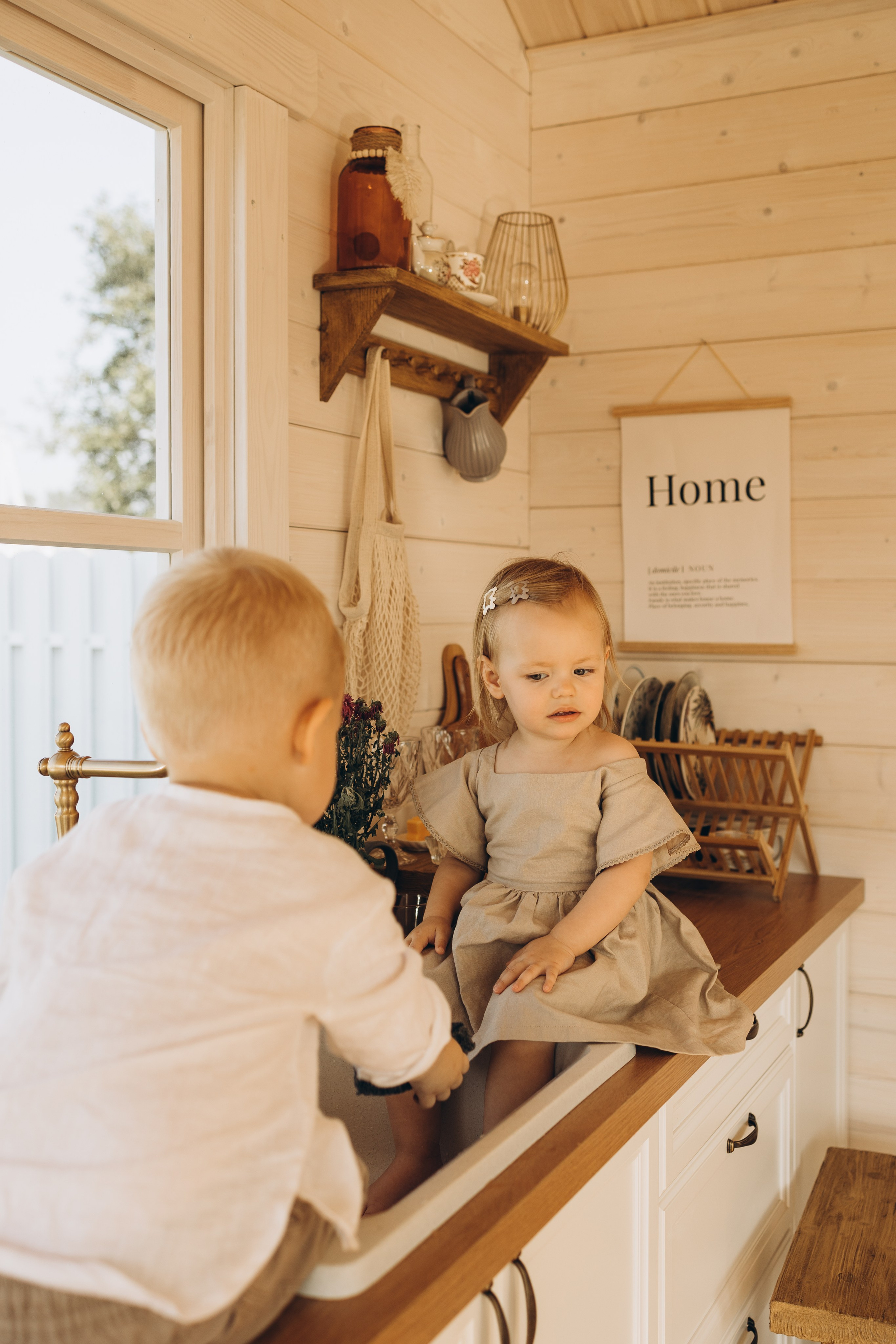 Оля и Мирослава Беседка. Семейный фотограф в Москве Виктория Ястребинская