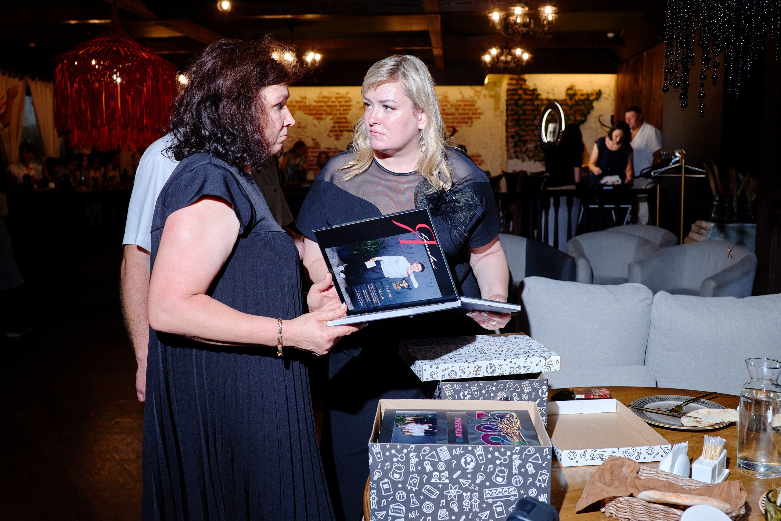 Выпускной 35 Сош. Фотограф Выпускные альбомы Таганрог Сергей Коробченко