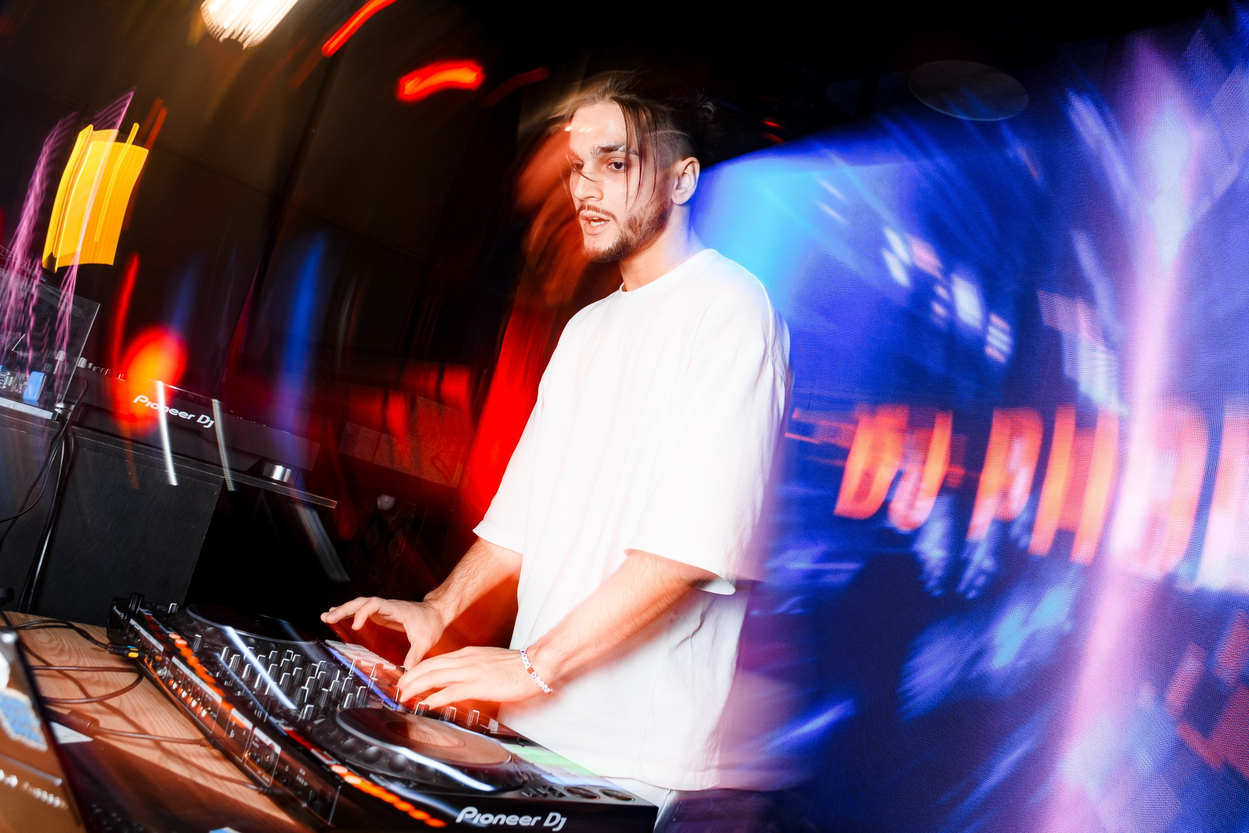 Студвесна на Волге. Диджеи. Фотограф Елена Афанасьева