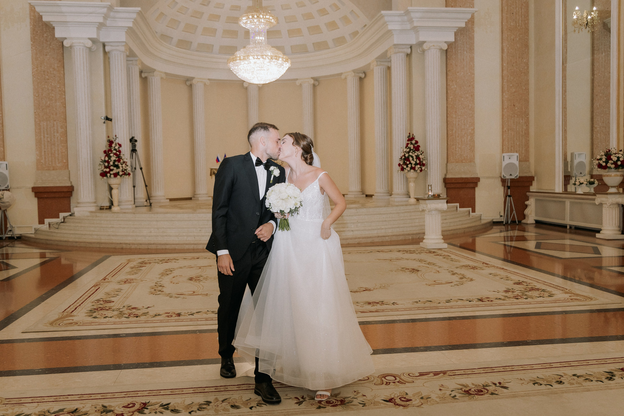 Свадебная прогулка Екатерины и Евгения. Свадебная фотография. Арина Рубах