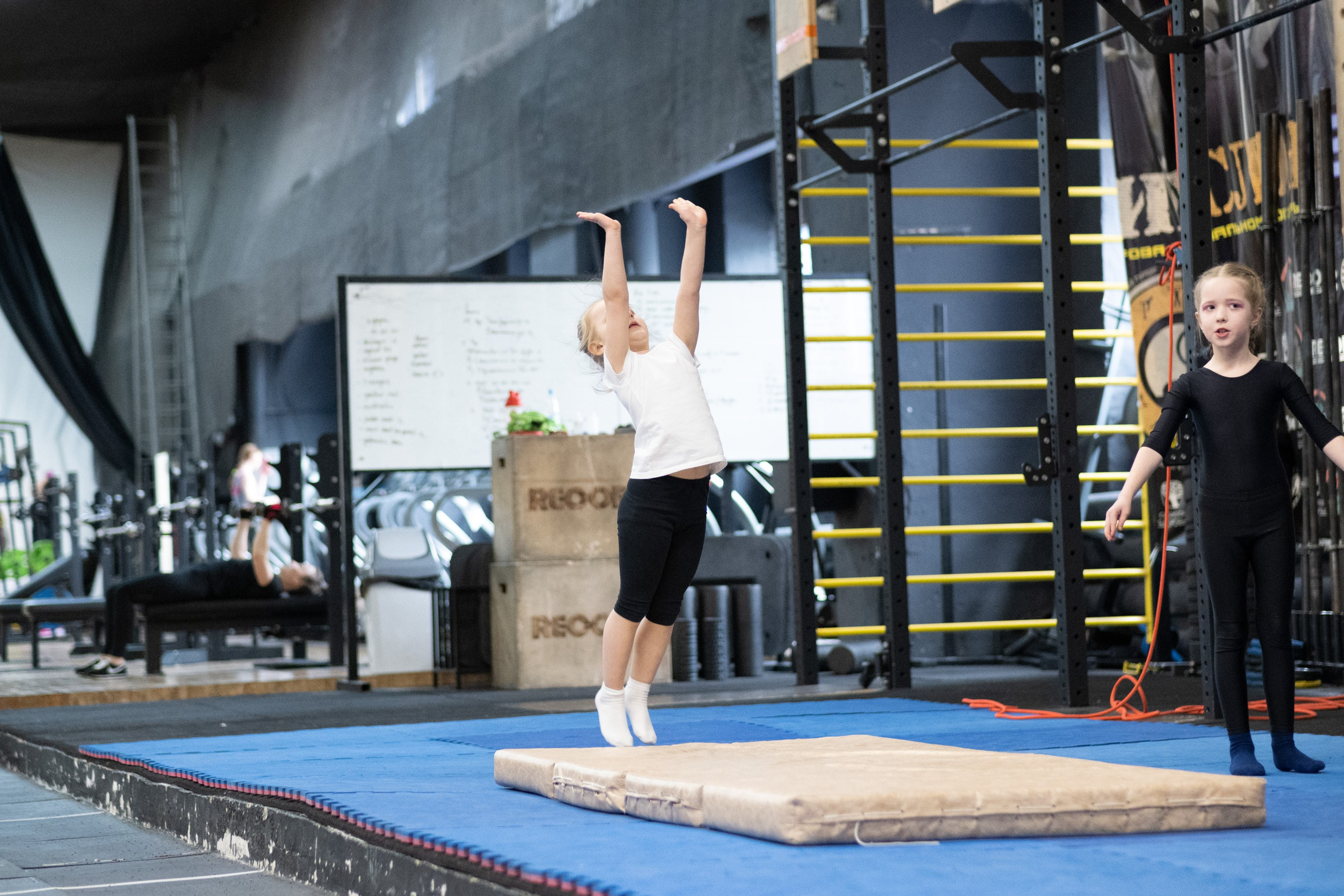 Внутриклубные соревнования по воздушной гимнастике 02.04.23