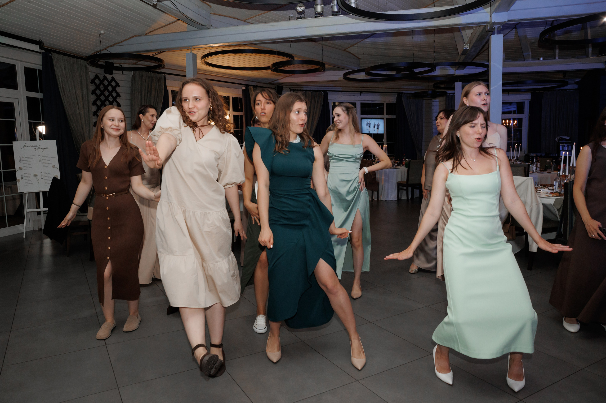 Регистрация в отеле Fish Point, ЗАГС Бутово, прогулка в Остафьево. Свадебный и репортажный фотограф (Москва, Королев и другие)