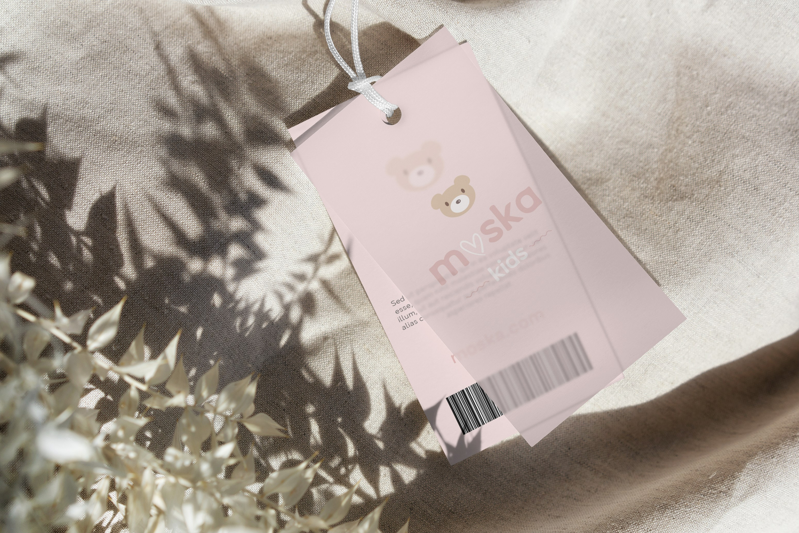 «Moska» — бренд детских платьев. Лина Ивахник, графический и бренд — дизайнер