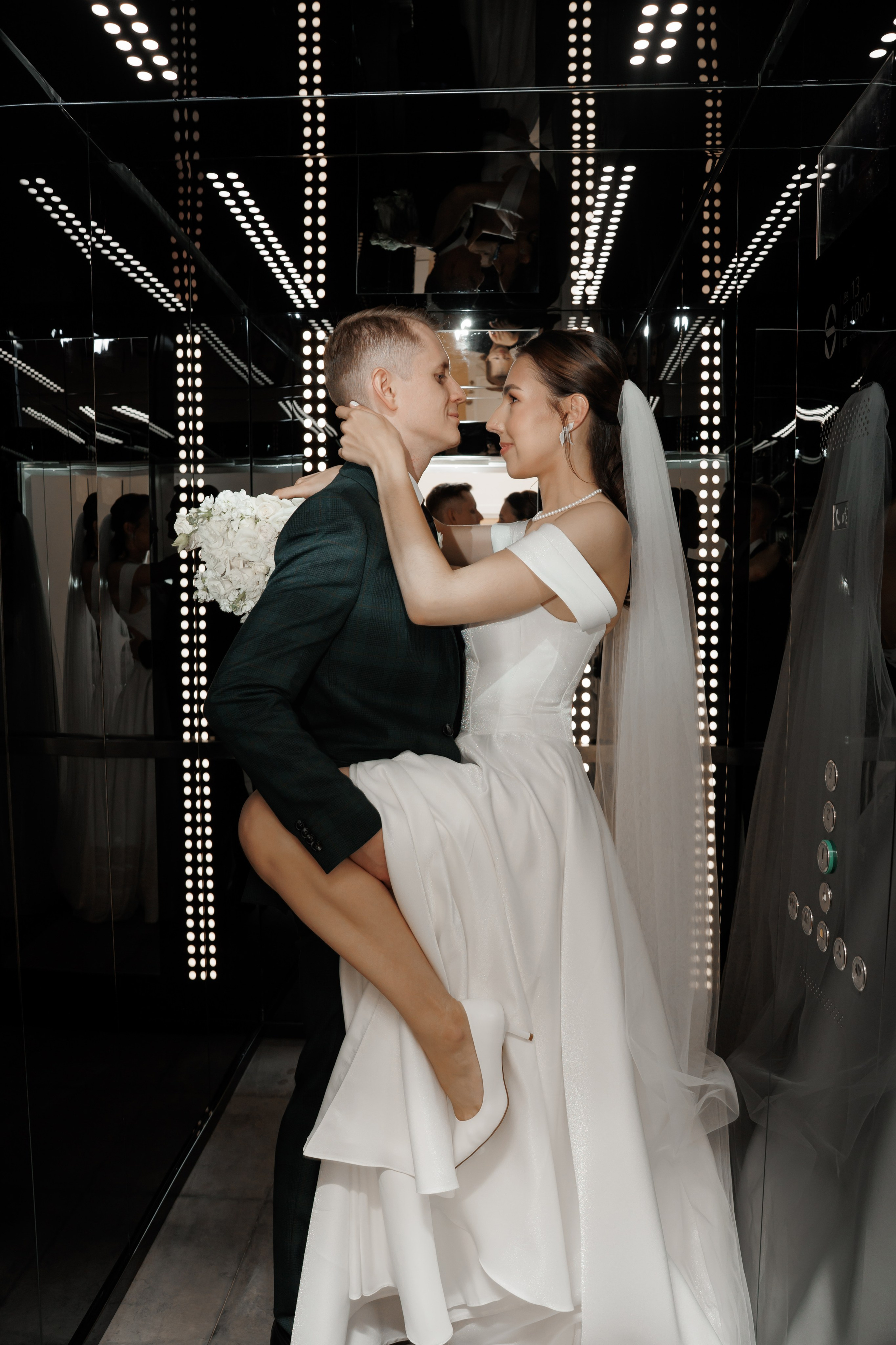 Регистрация в отеле Fish Point, ЗАГС Бутово, прогулка в Остафьево. Свадебный и репортажный фотограф (Москва, Королев и другие)