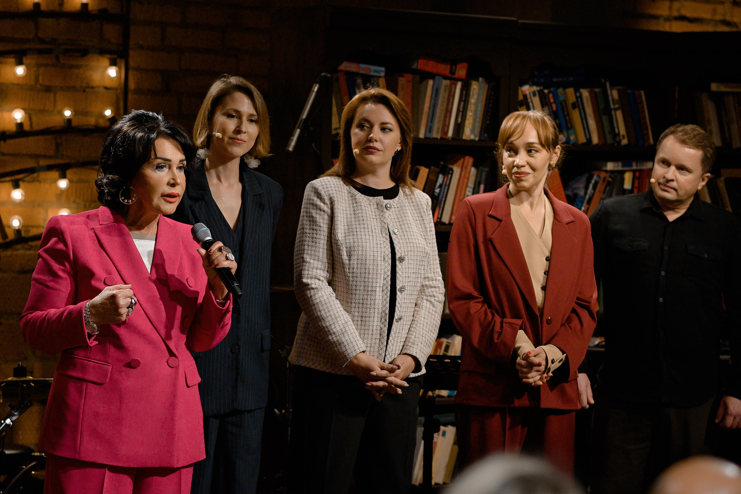 КВАРТИРНИК У МАРГУЛИСА. РЕПОРТАЖНЫЙ И БИЗНЕС ФОТОГРАФ В МОСКВЕ, ЕГОР НИКОЛАЕВ