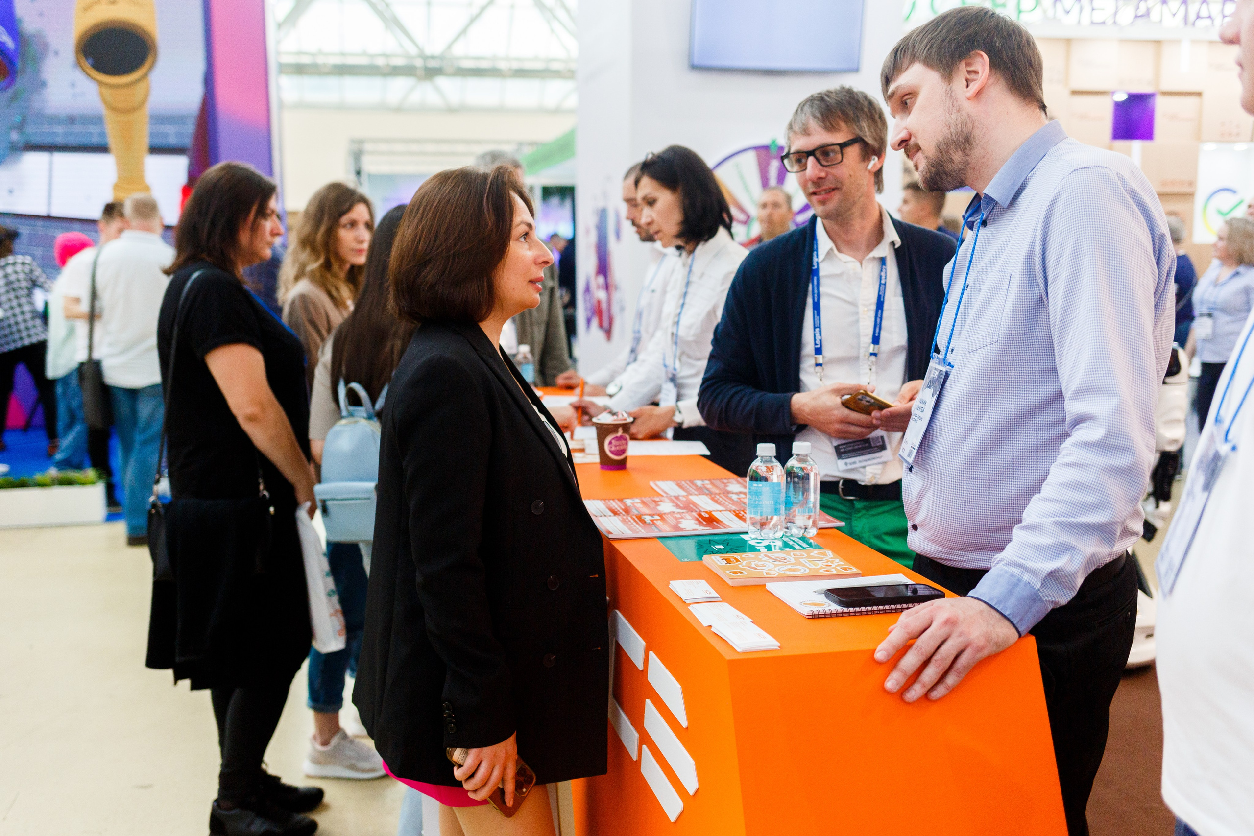 Обзор работы стенда Курьер-сервис. Репортажный фотограф Борис Геер