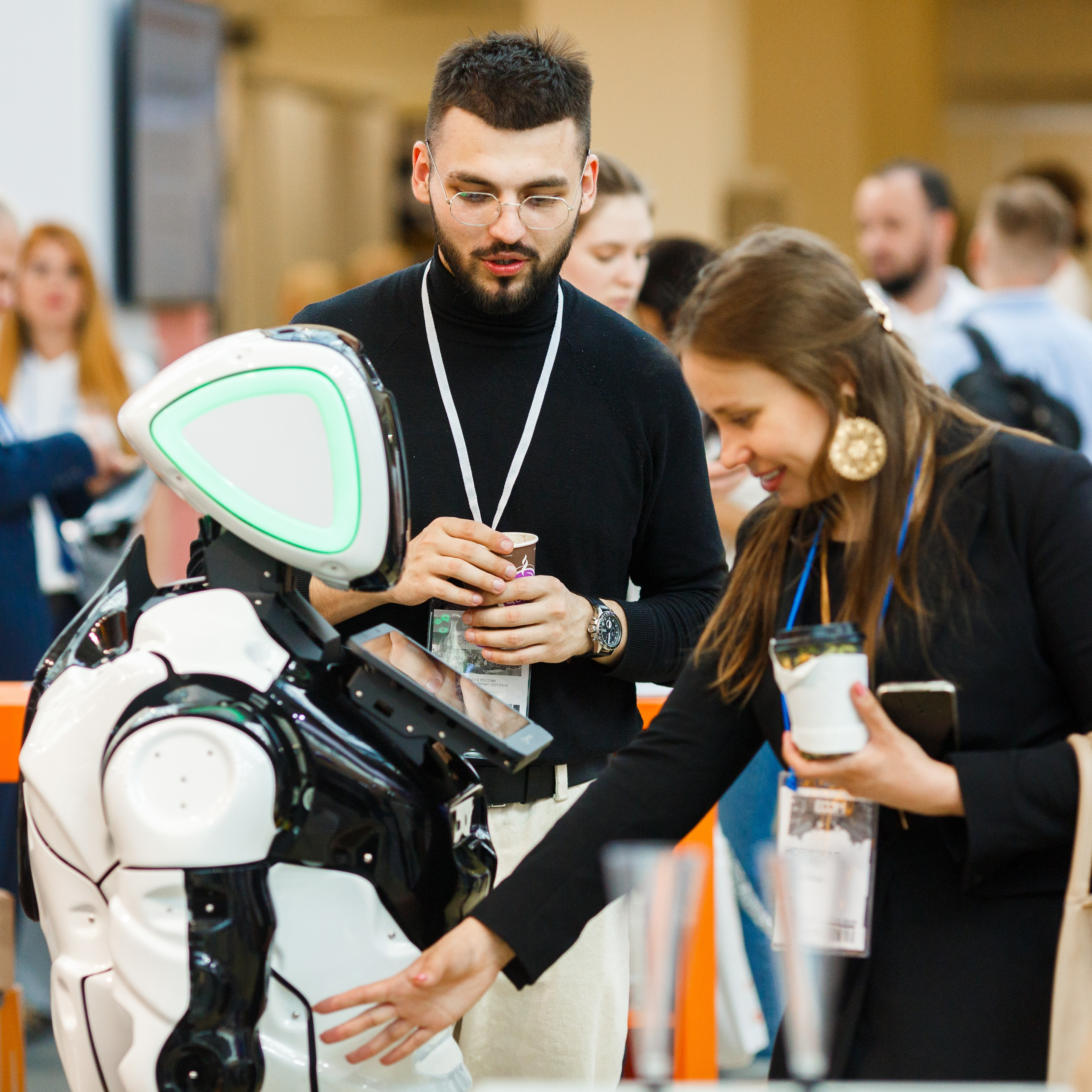 Обзор работы стенда Курьер-сервис. Репортажный фотограф Борис Геер