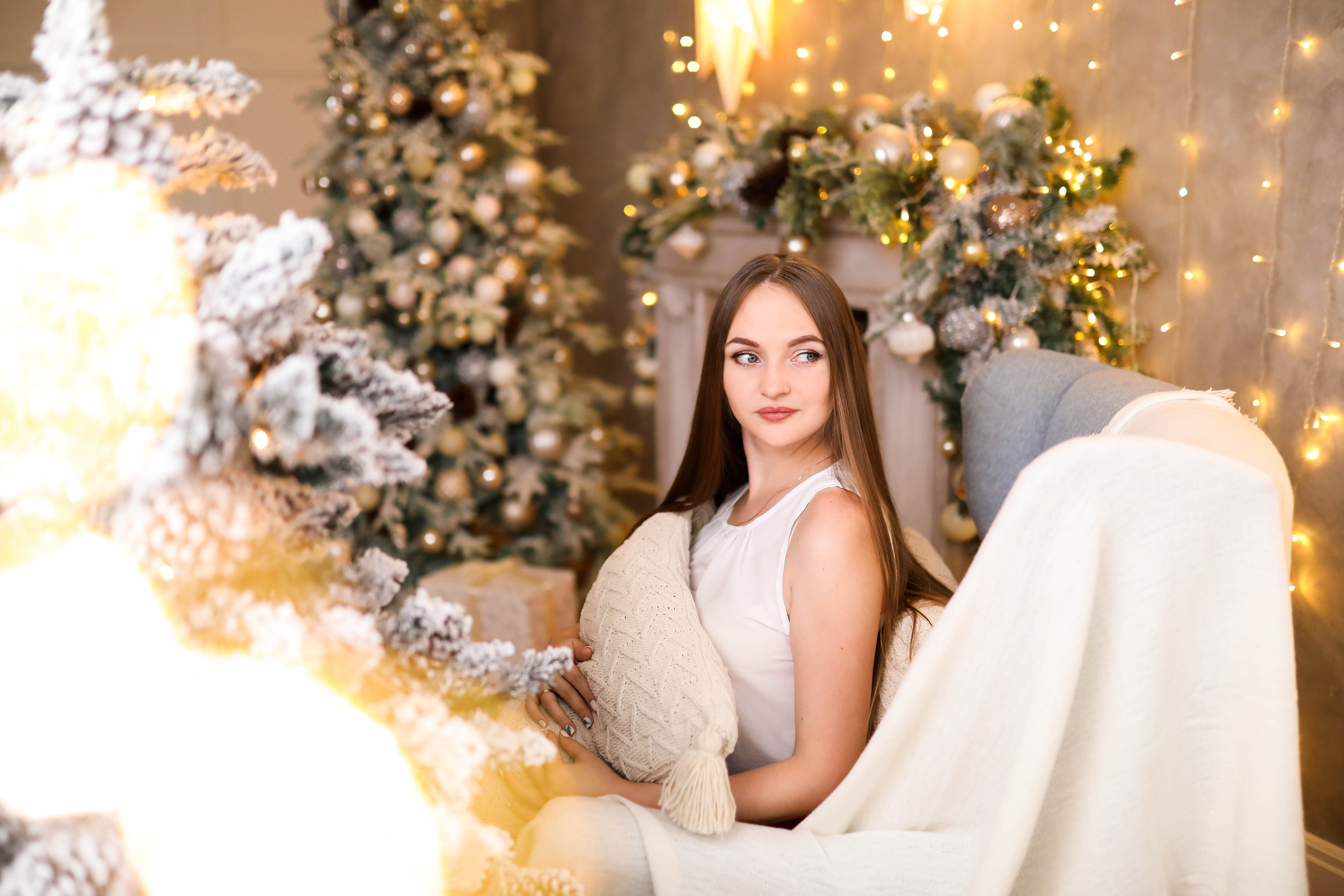 Семейная фотосессия в снежном зале Лофт. ФОТОГРАФ ХАБАРОВСК АНАСТАСИЯ РАЧЕНКОВА