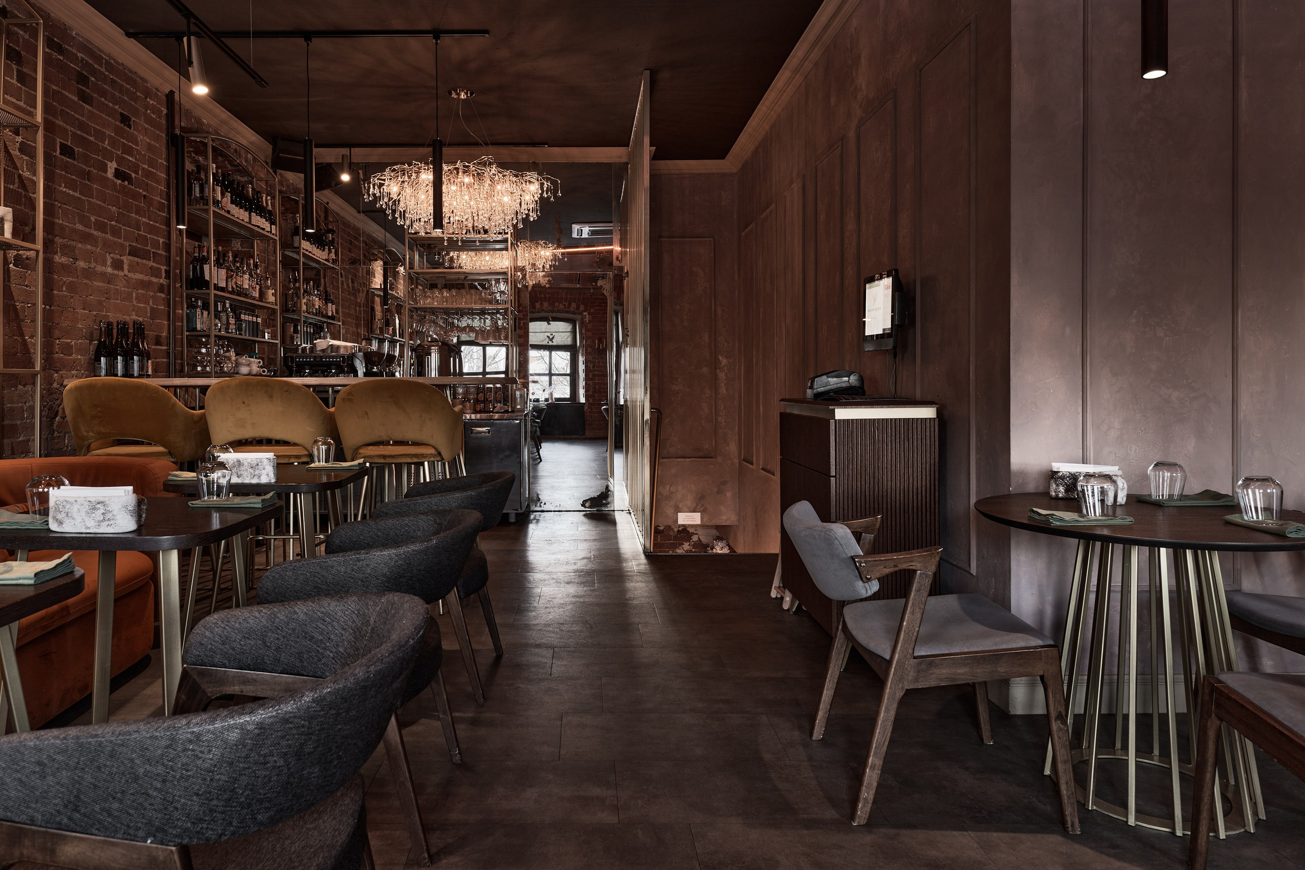 Ресторан в Екатеринбурге «Мысли в слух». Интерьерный фотограф. Фотограф архитектуры