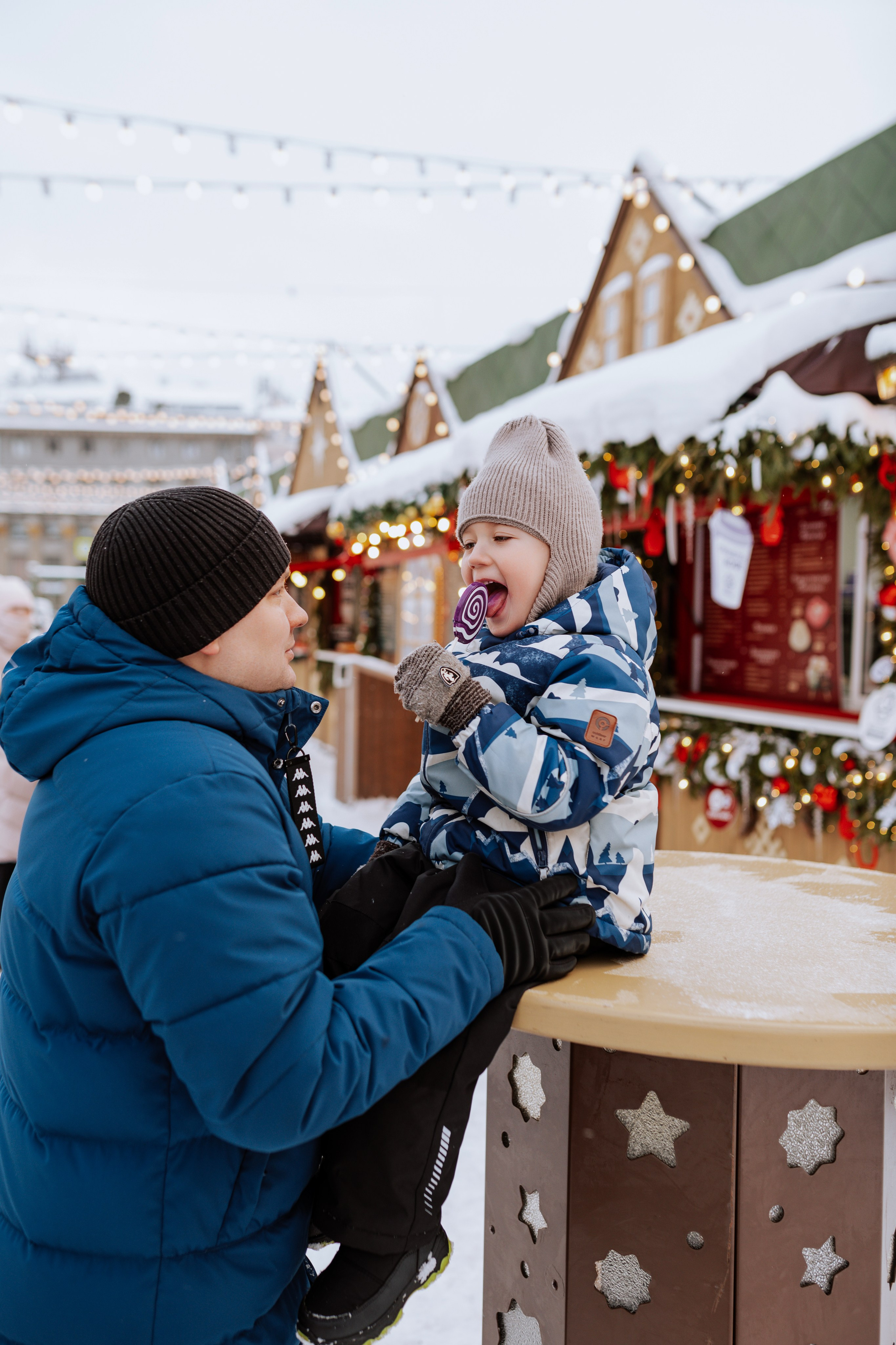 Семейная, Манежная площадь