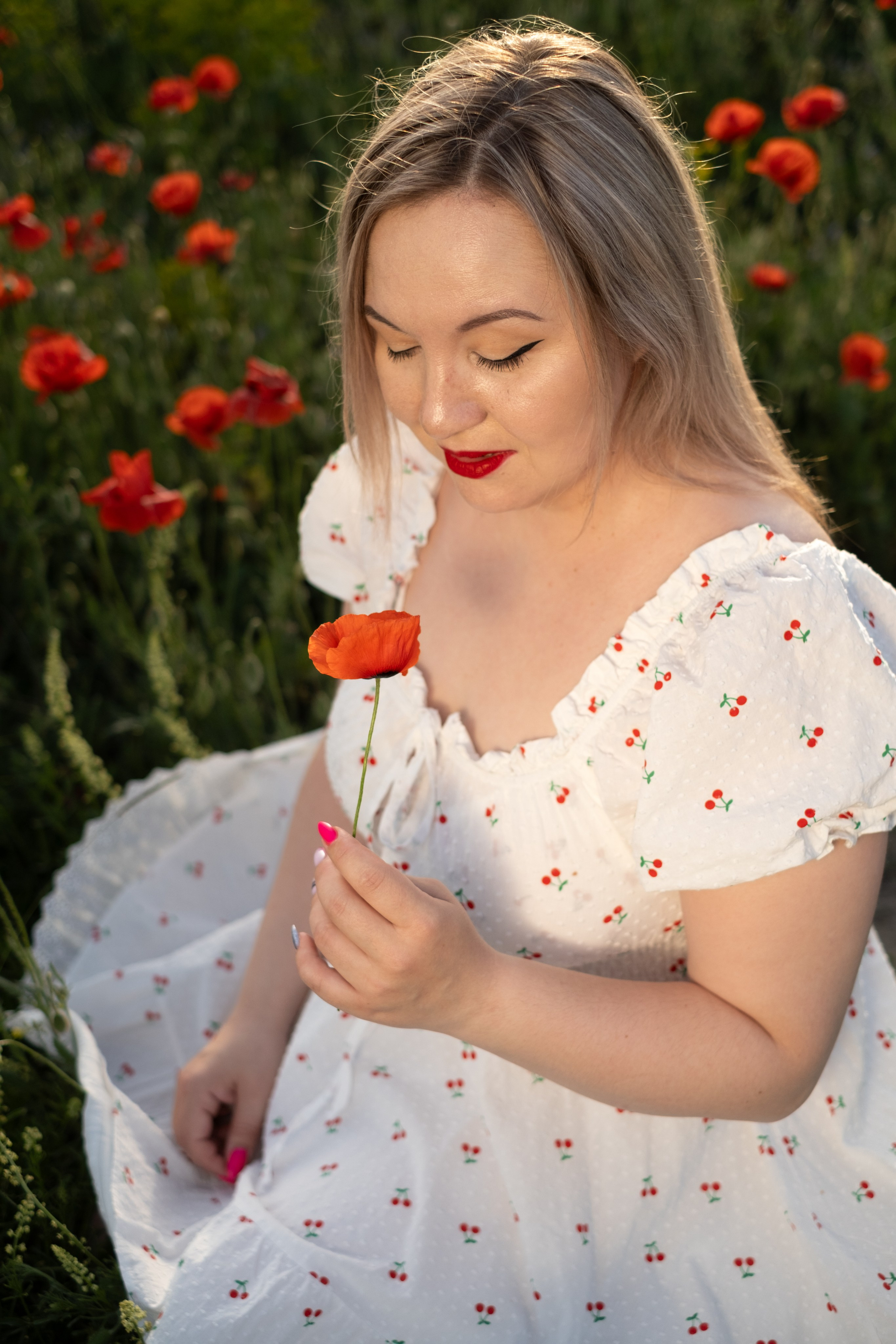 Фотосессия в садах: Персик, лаванда, мак, виноград, подсолнух, ромашка, сирень и др. Профессиональная фотосъемка в Крыму. Натуральные эмоции и живые кадры. Забронируйте дату прямо сейчас!
