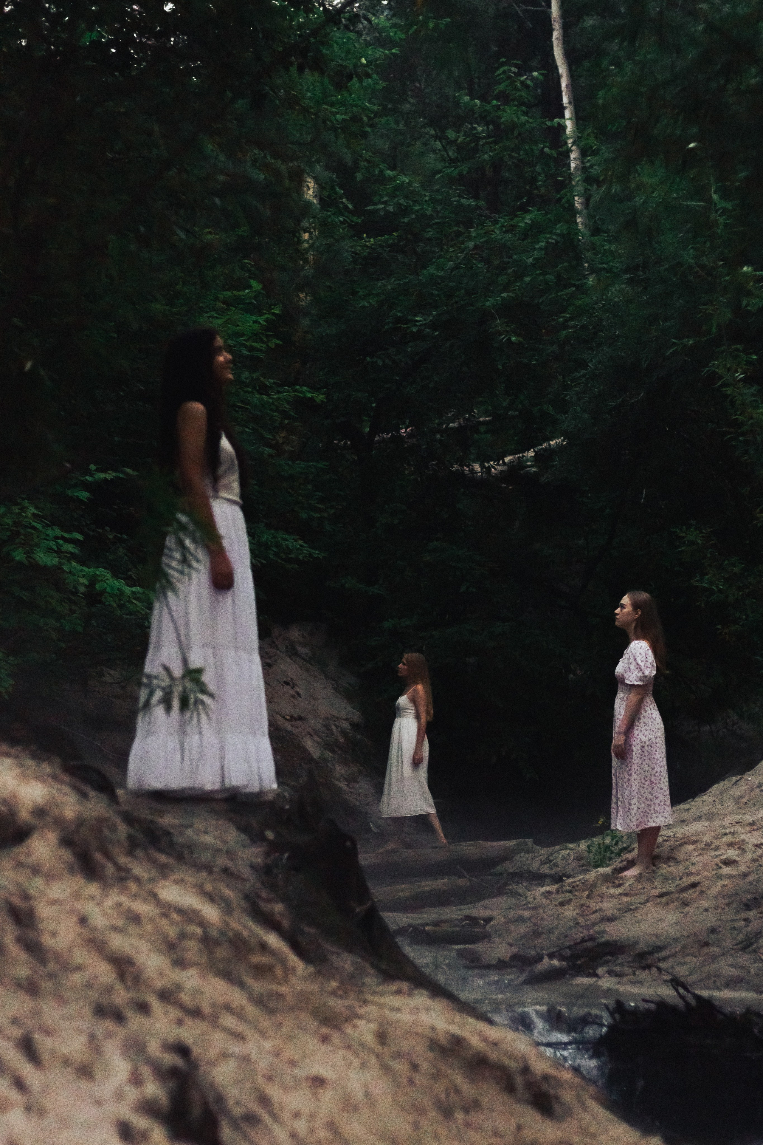 Три мавки. Фотограф Благовещенска Яна