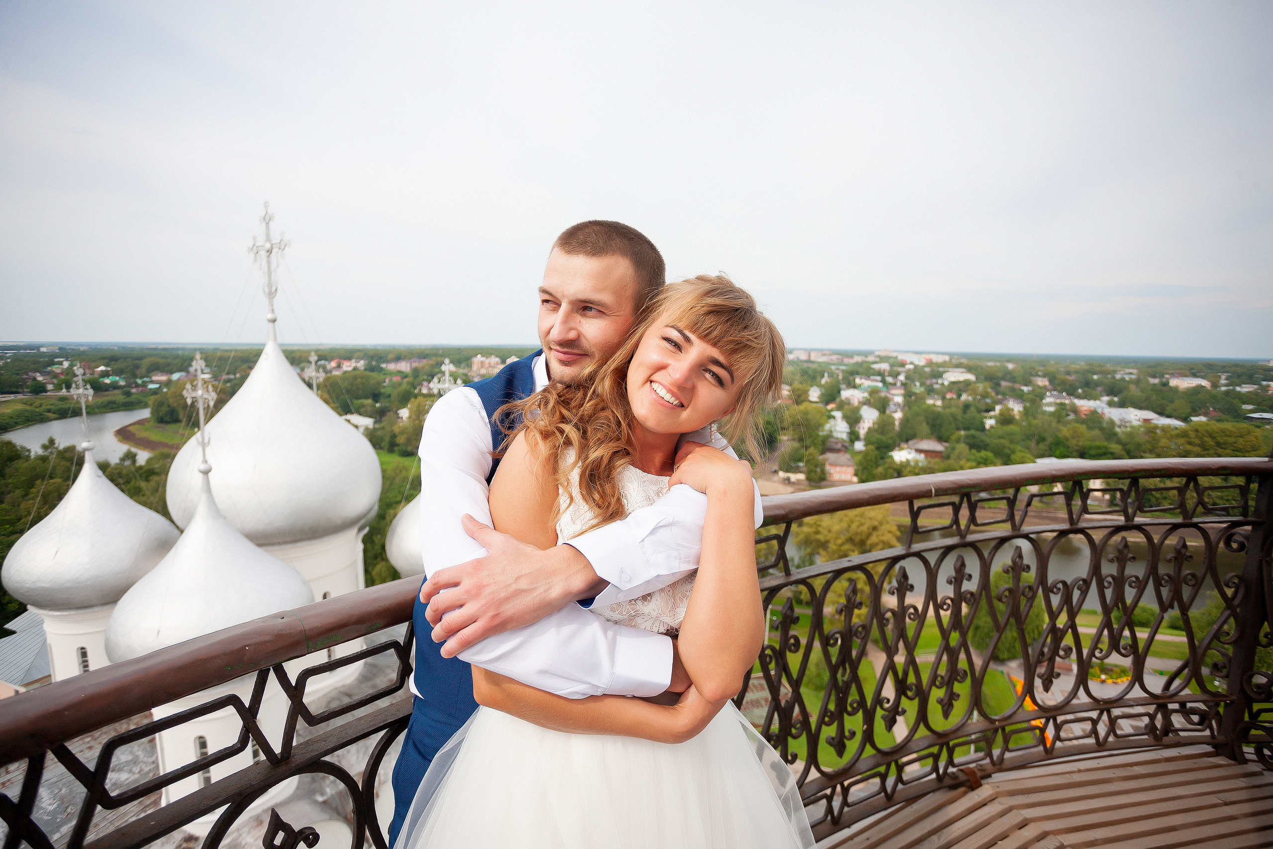 Свадебная сьемка на колонне. Олег Сверчков | Свадебный фотограф Вологда