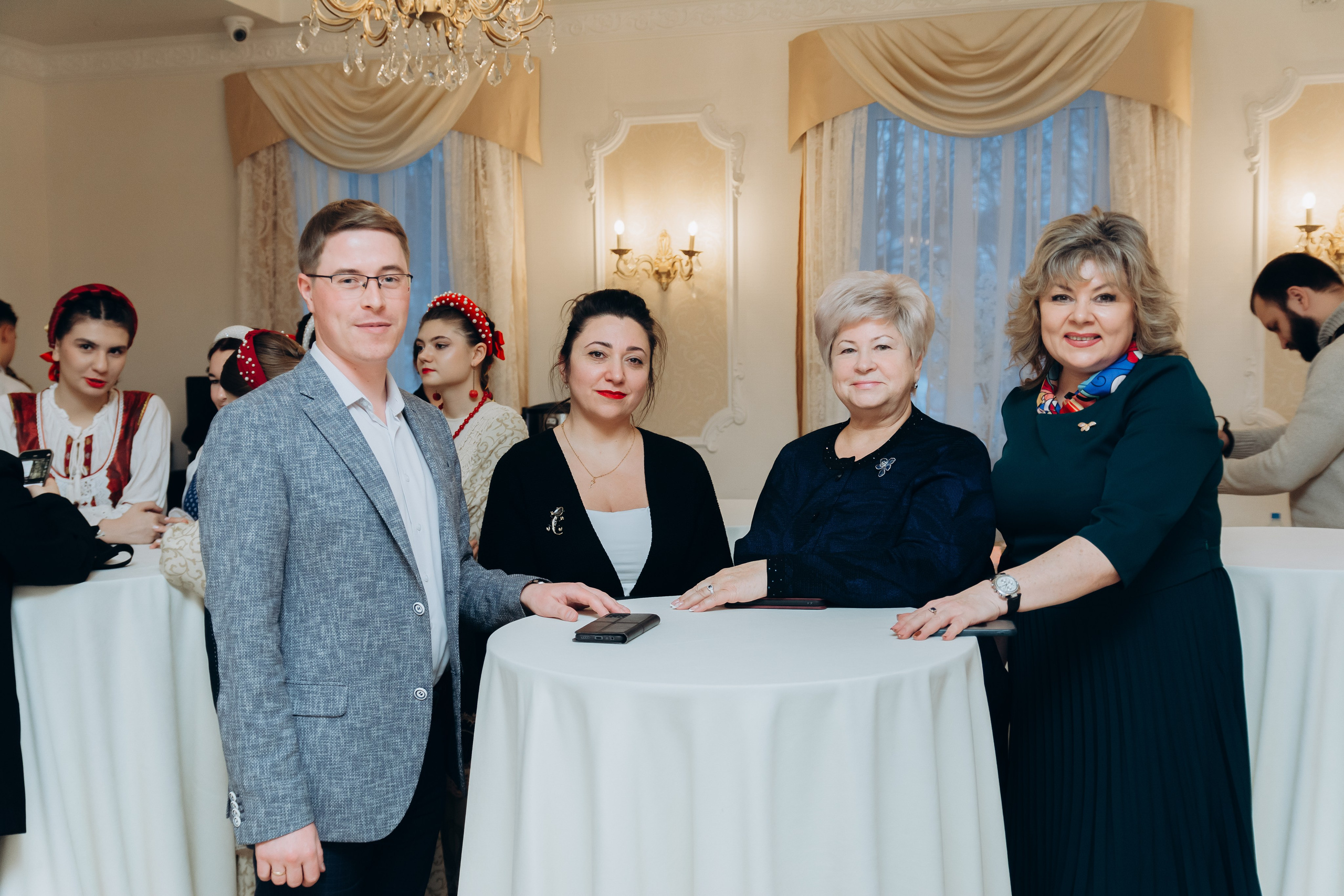 Портфолио. Фотограф — Роман Тихомиров. Выпускные альбомы Иваново / Роман Тихомиров