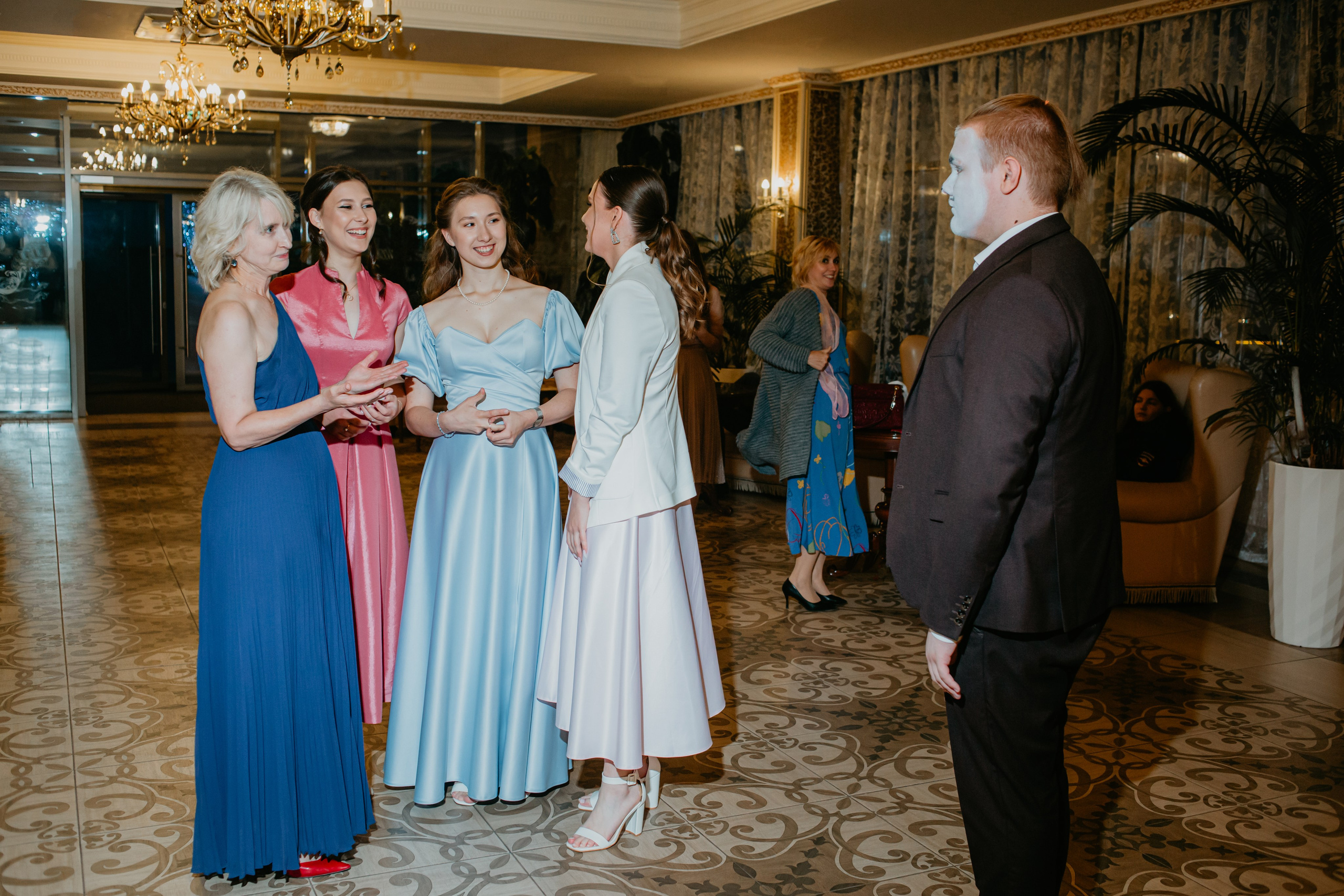 Выпускной. 11 лицей. Фотограф в Челябинске Ополихина Анна