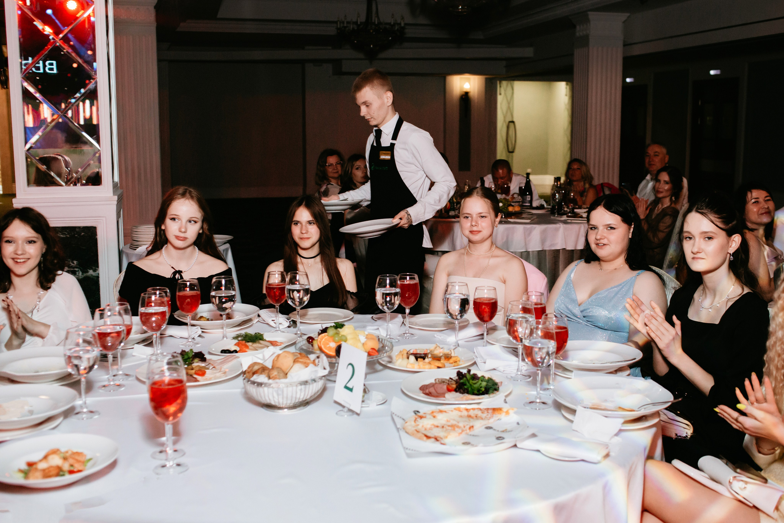 Выпускной 2025 (9класс) 124 школа. Фотограф в Челябинске Ополихина Анна