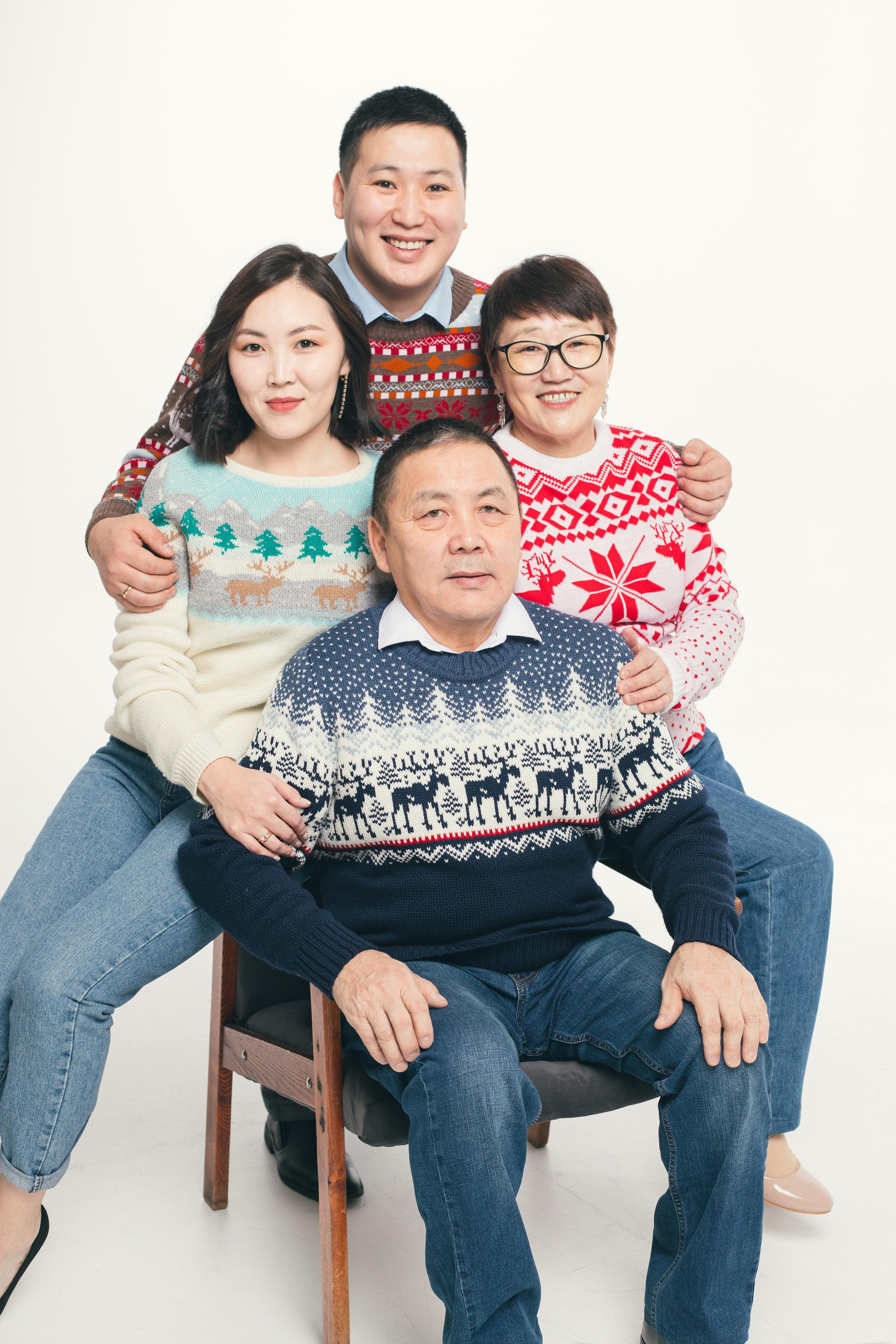 Айтал дьиэ кэргэнэ. Фотограф в Якутске Сулустаан Алексеев