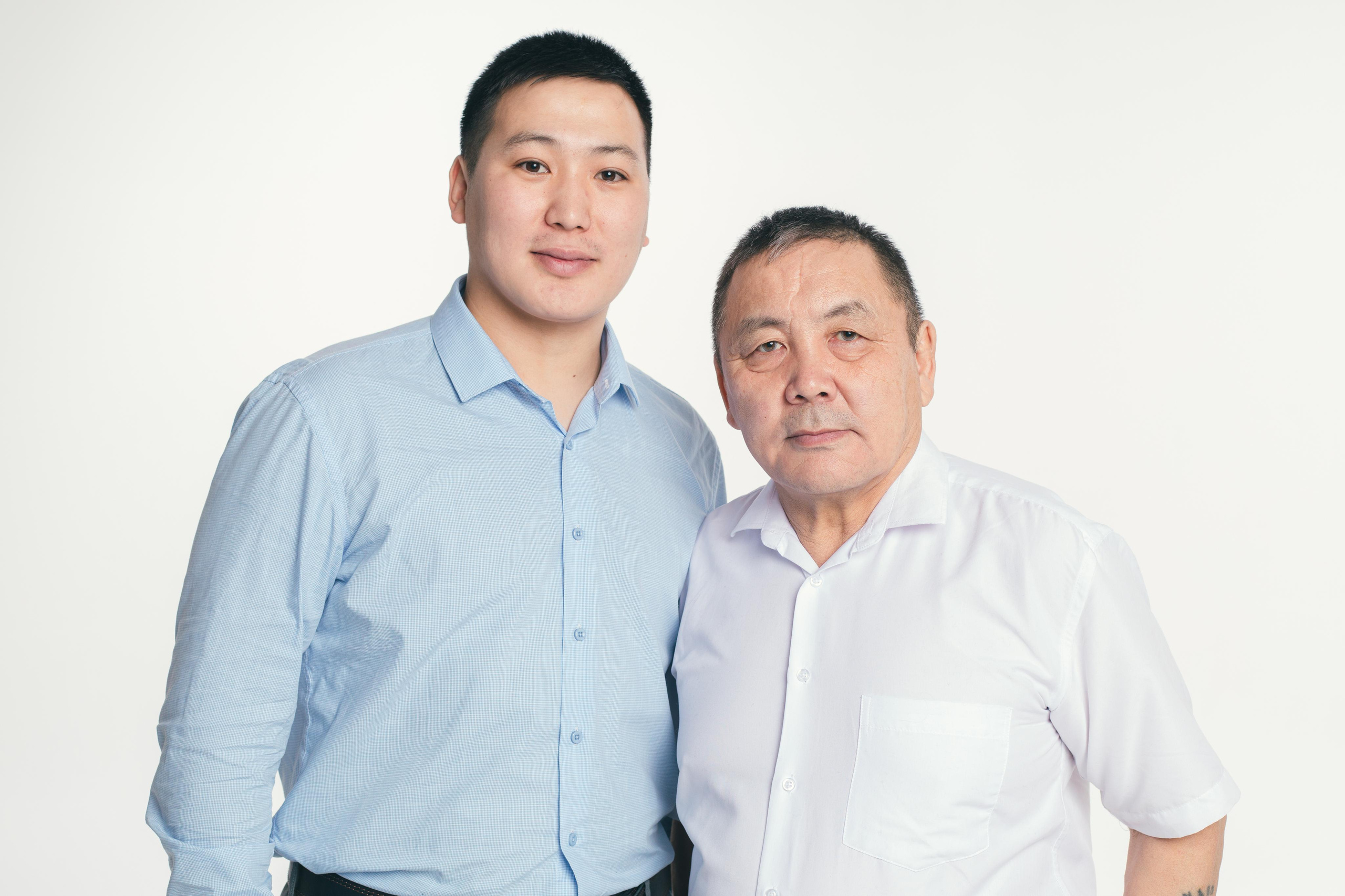 Айтал дьиэ кэргэнэ. Фотограф в Якутске Сулустаан Алексеев