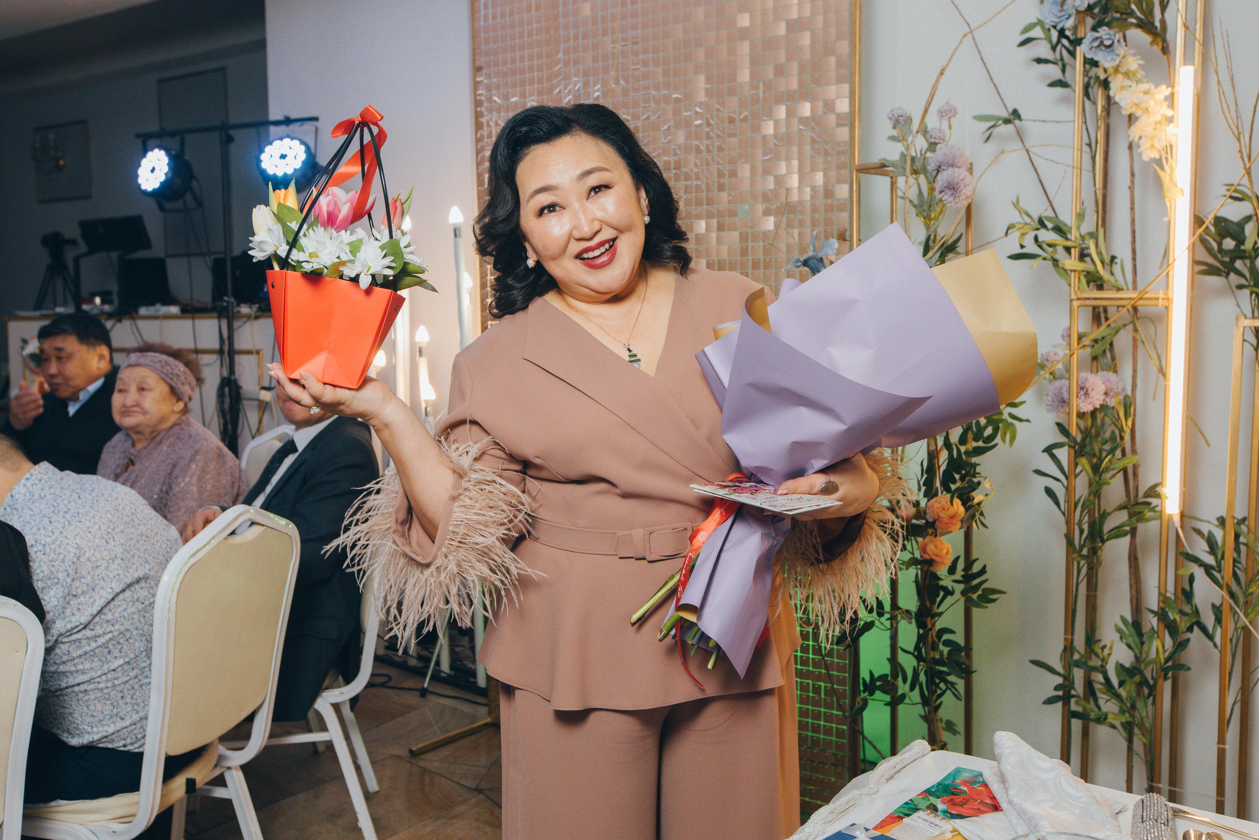 Юбилей Марии Романовны. Фотограф в Якутске Сулустаан Алексеев