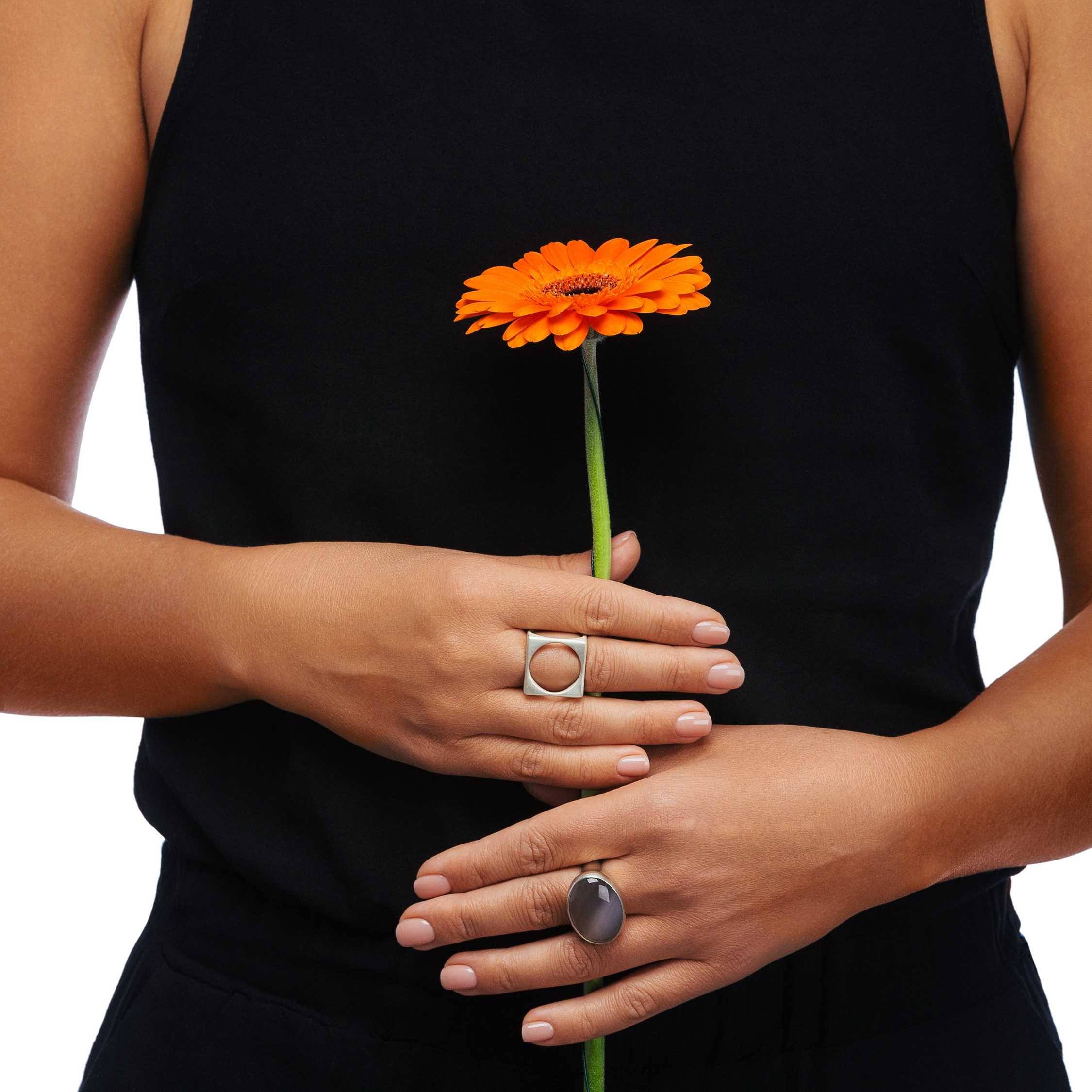 Профессиональная съёмка контента для ювелирного бренда. Профессиональный фотограф в Санкт-Петербурге. Сергей Пушкин