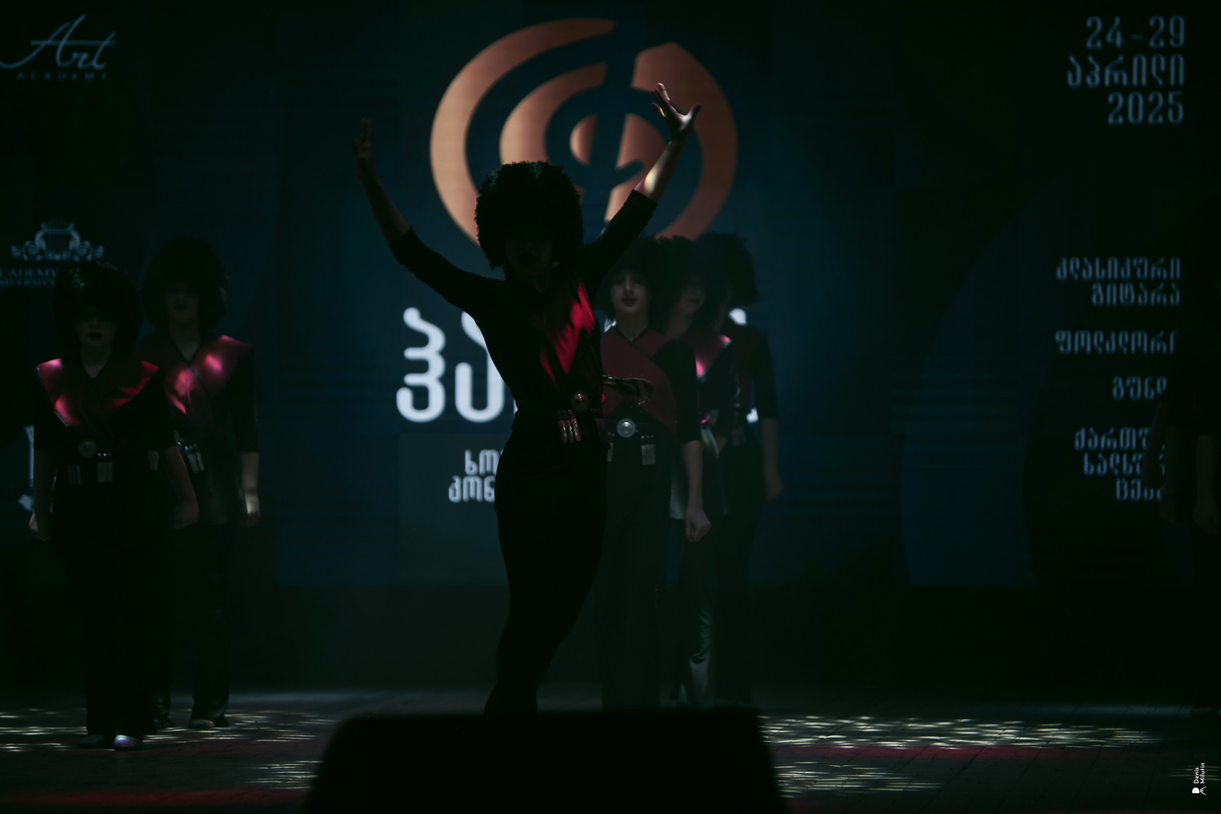 Танцы в Хоби. Портретный фотограф Денис Милютин