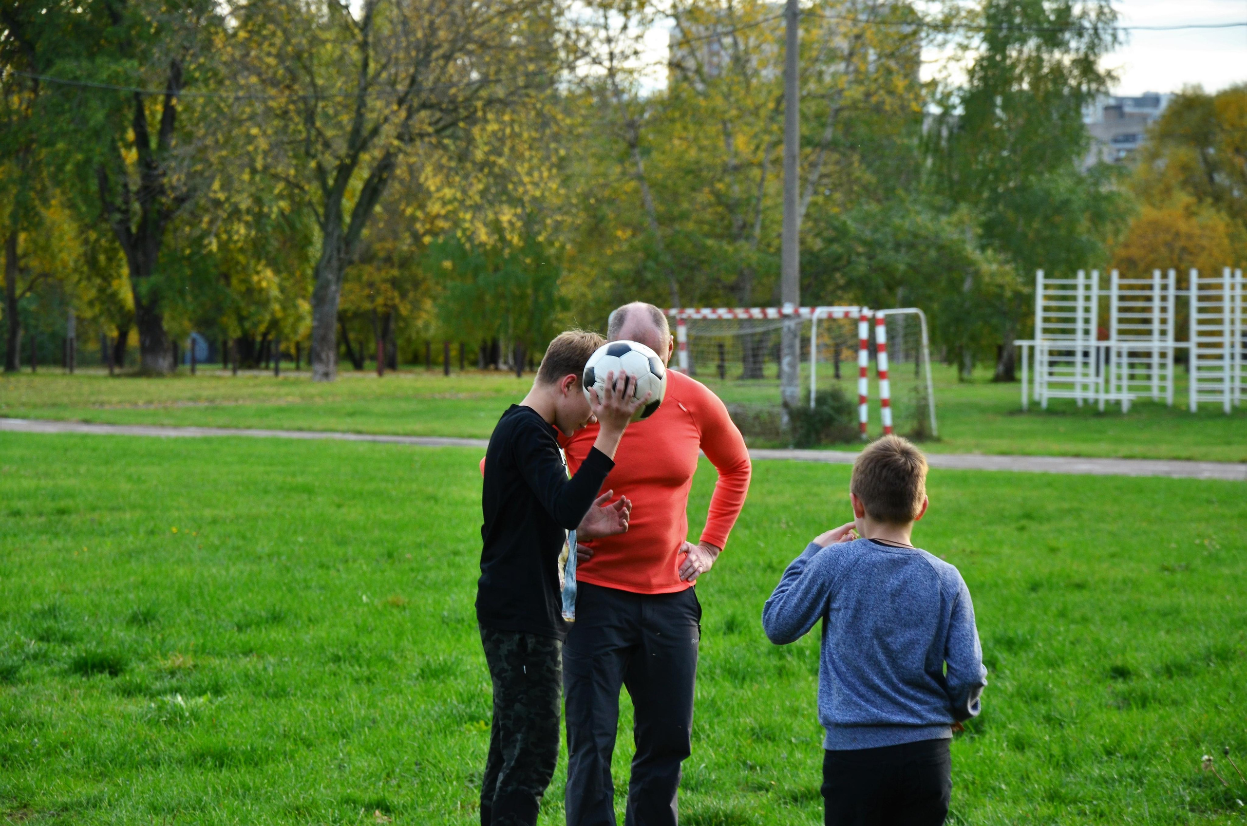 Семейная съемка в парке. В движении. Женский и семейный фотограф Людмила Богачкина